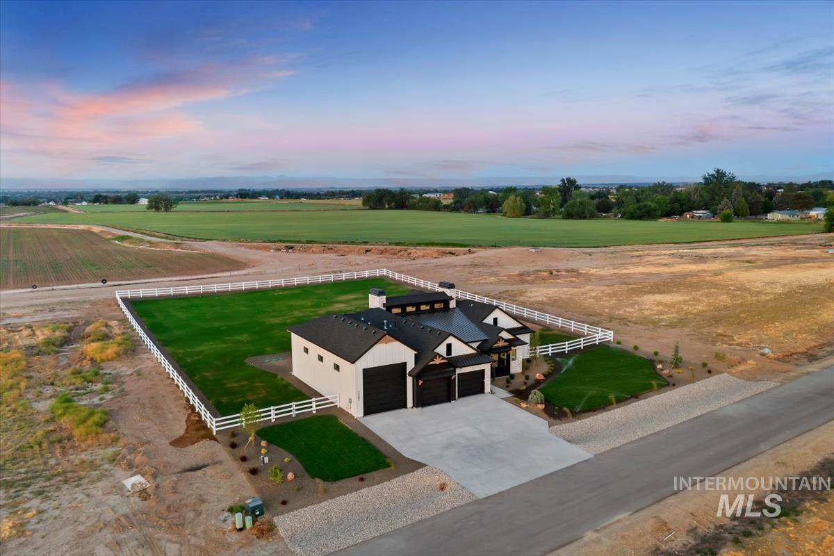 13585 Centerland Dr Property Photo 3