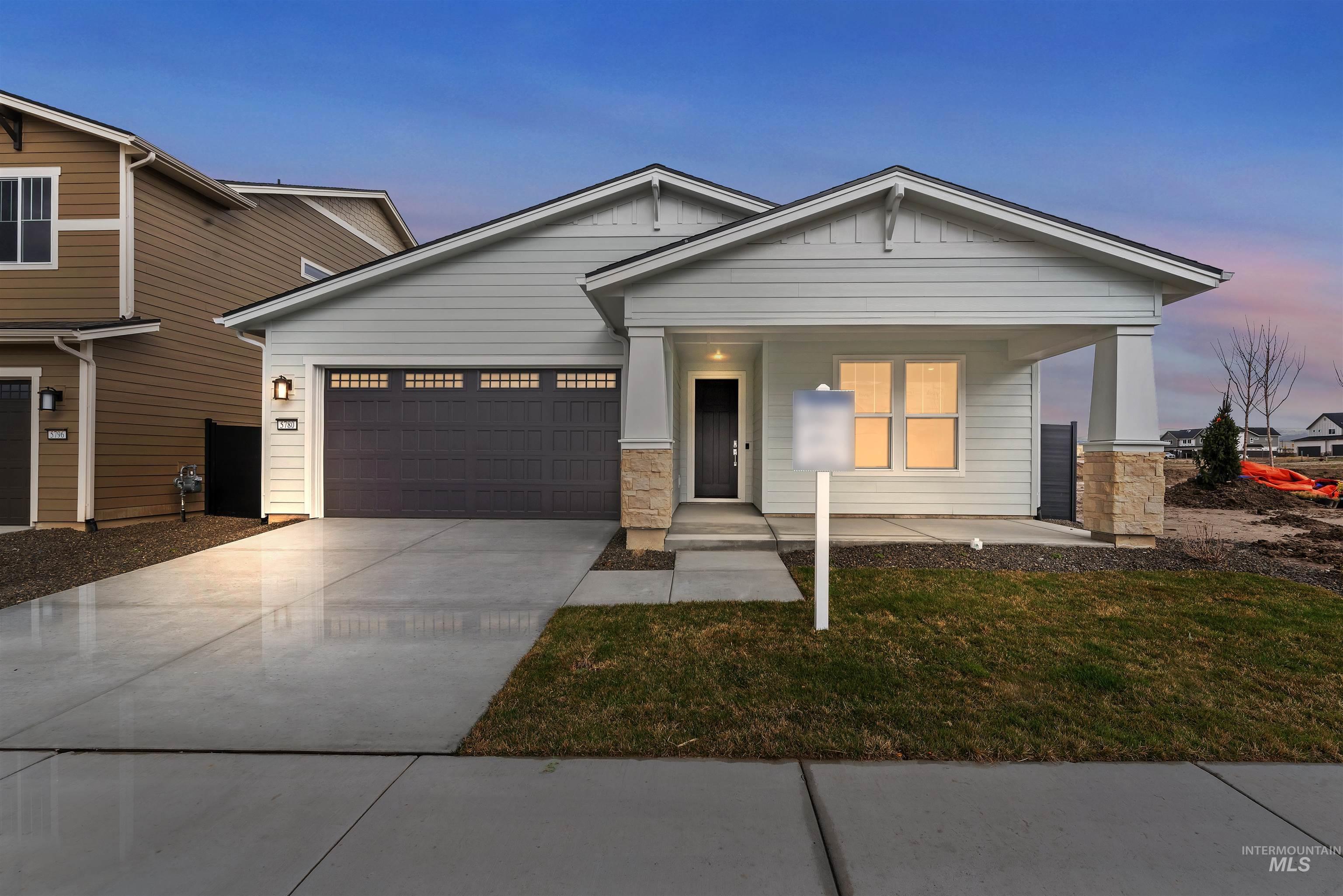 6124 N Arcinda Way Property Photo 1