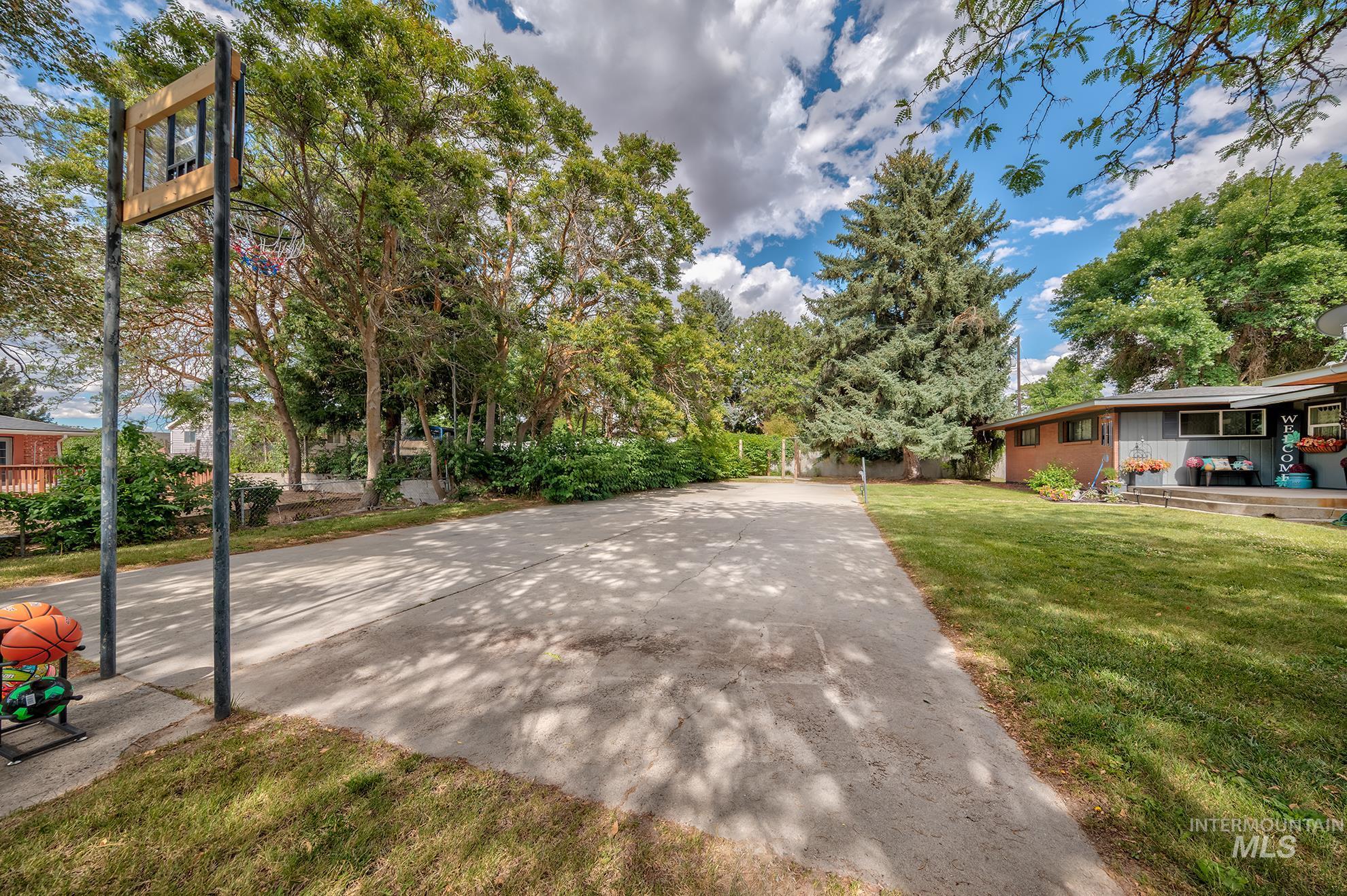 2011 Decker Drive Property Photo 41