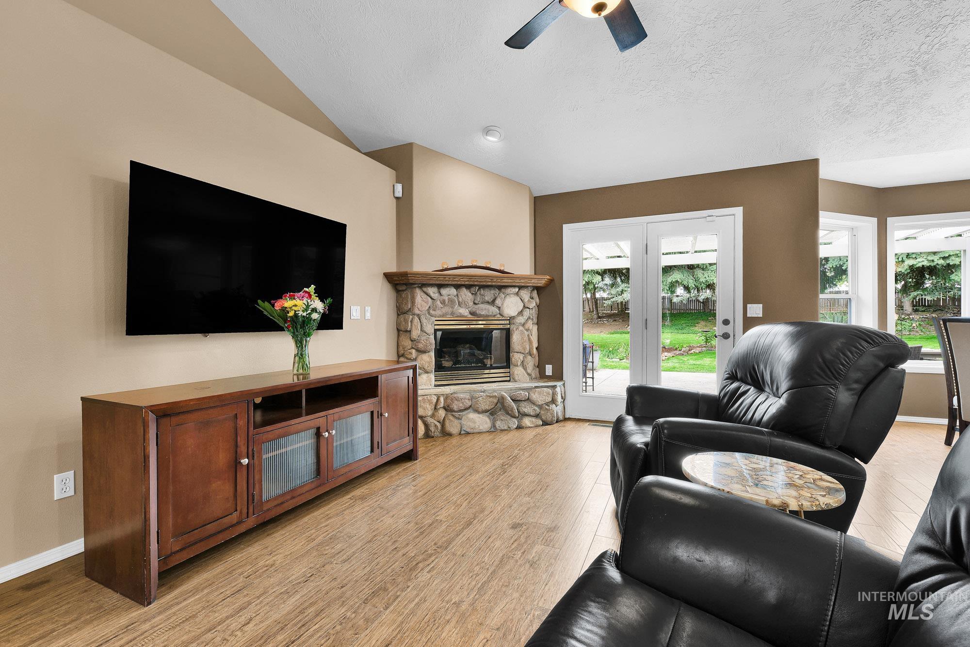 23193 Forest Hills Loop Property Photo 9