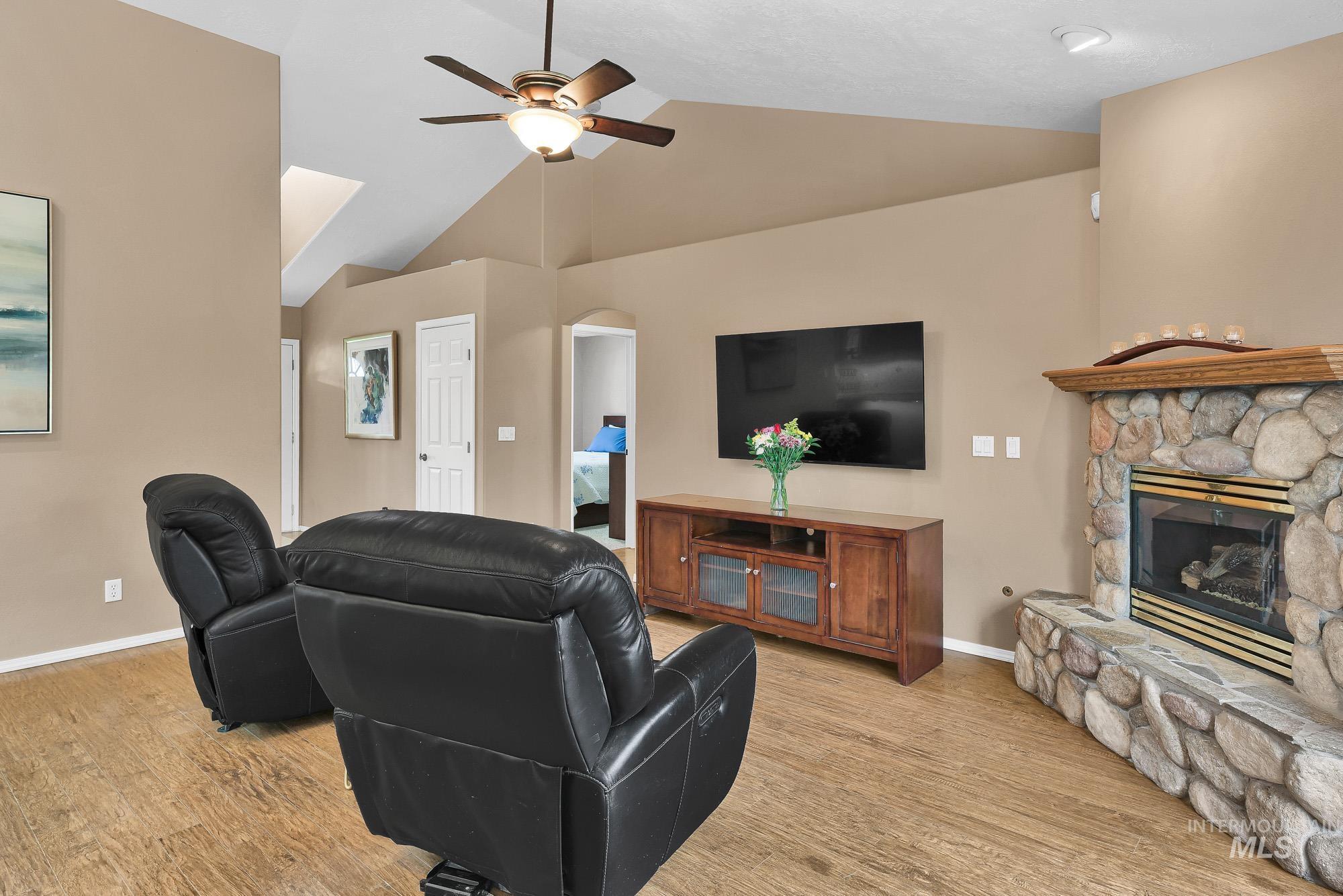 23193 Forest Hills Loop Property Photo 12