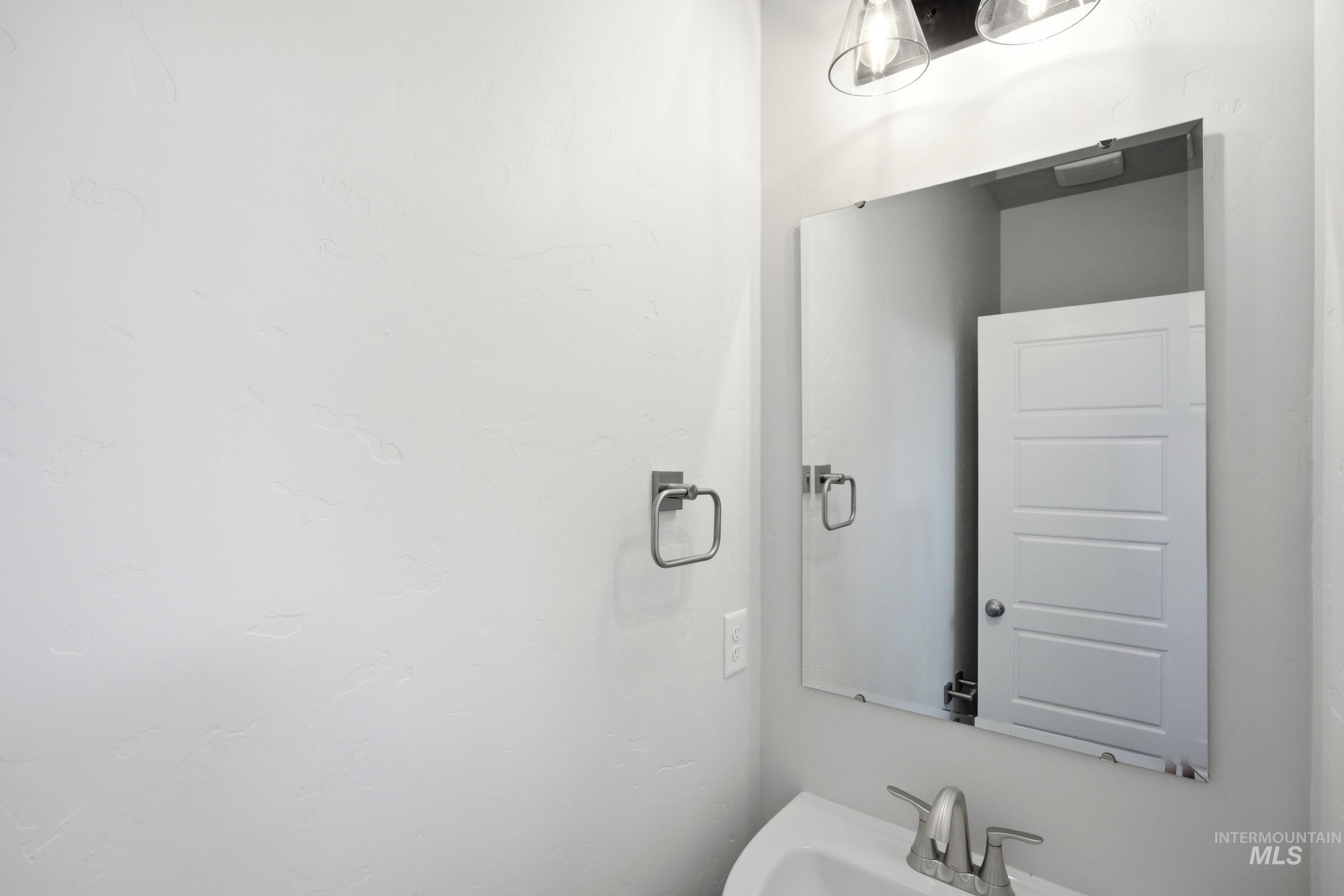7446 W Trumbull Ct Property Photo 10