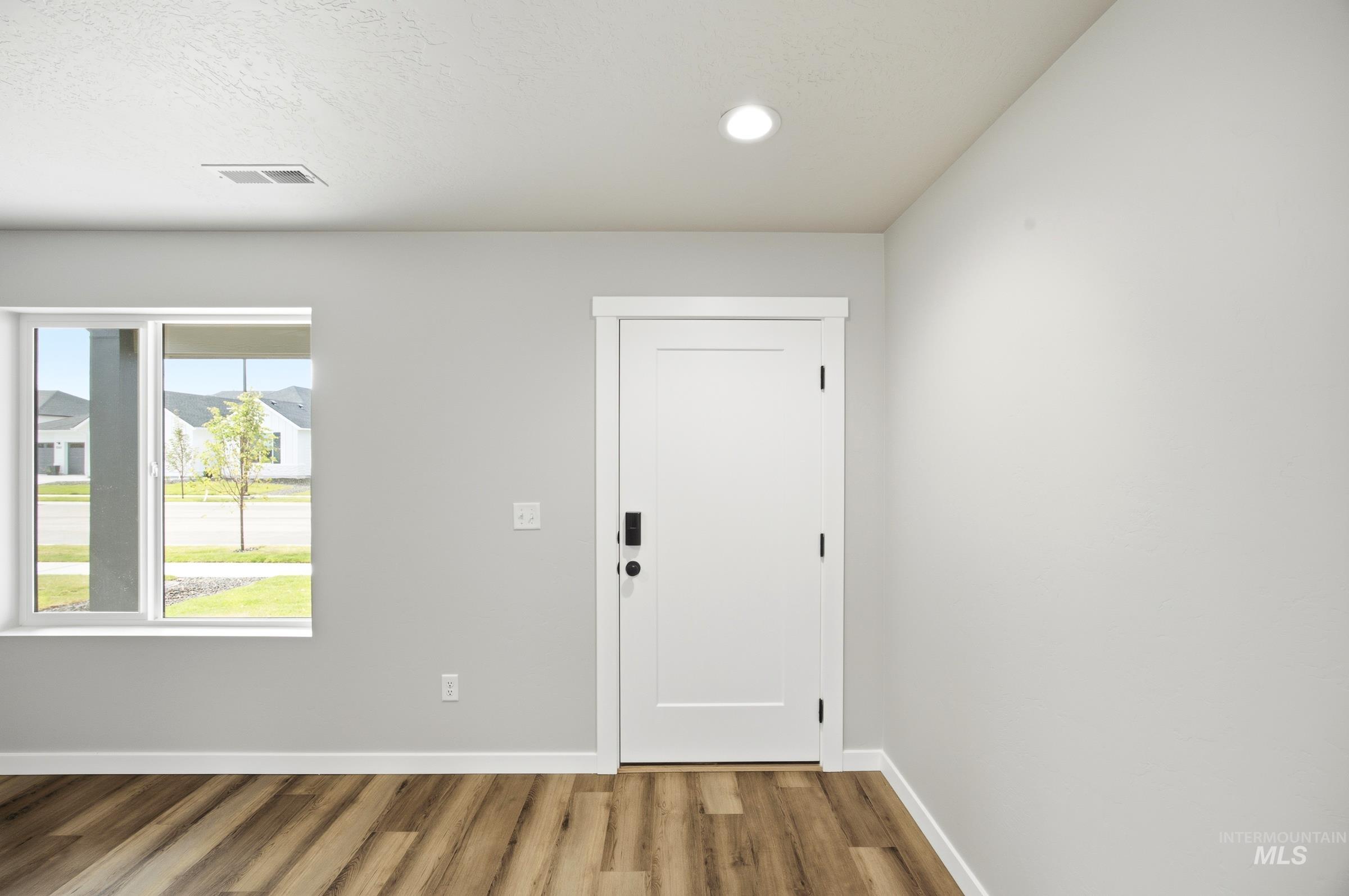 8358 E Cool River Lp Property Photo 2