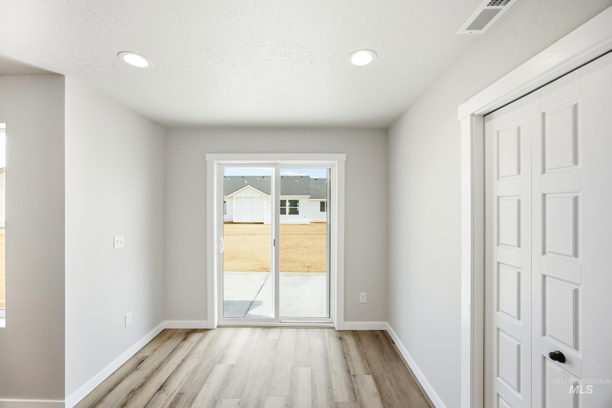 8358 E Cool River Lp Property Photo 6