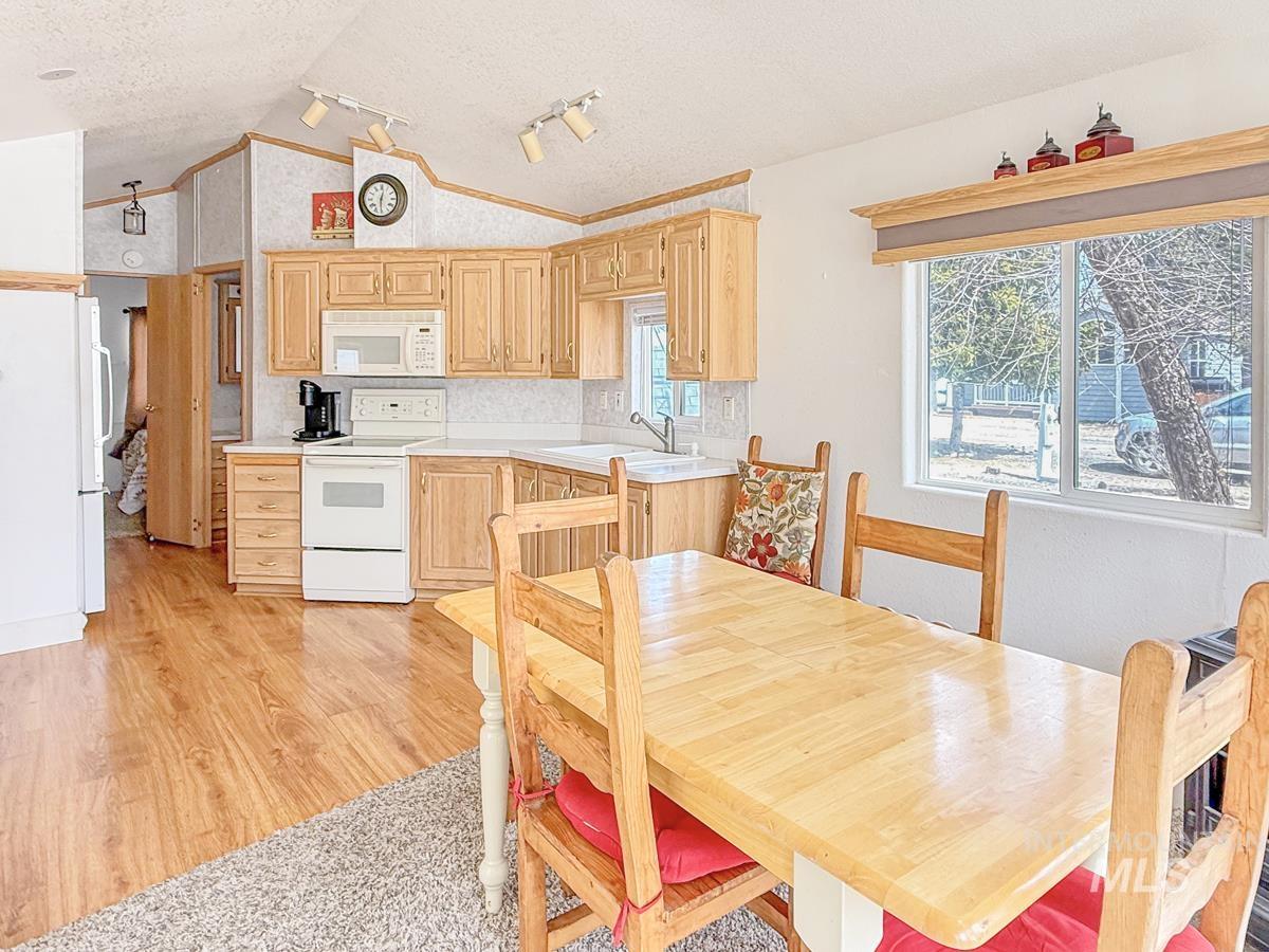 46 B Street Property Photo 4
