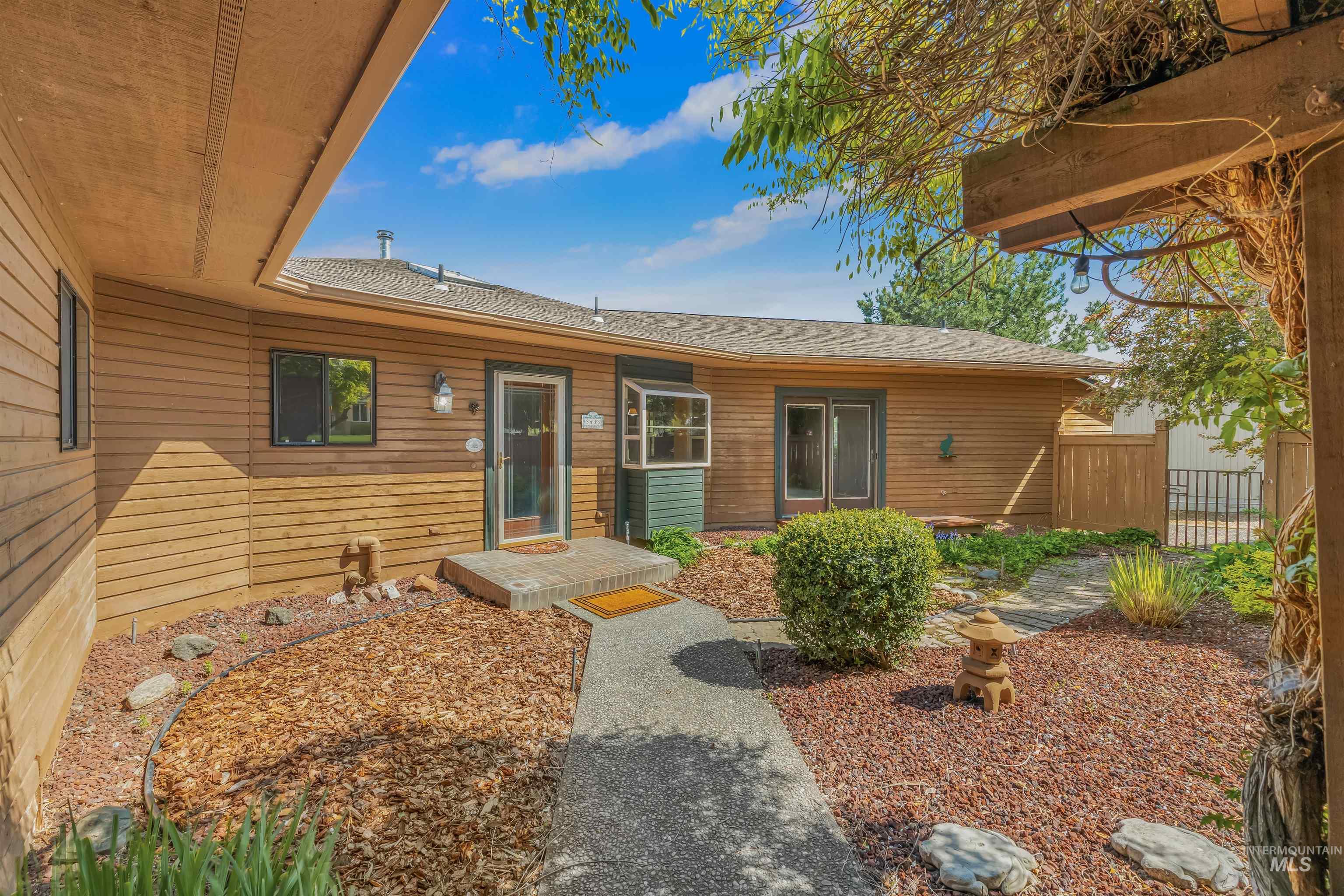 3433 Skyline Dr Property Photo 3