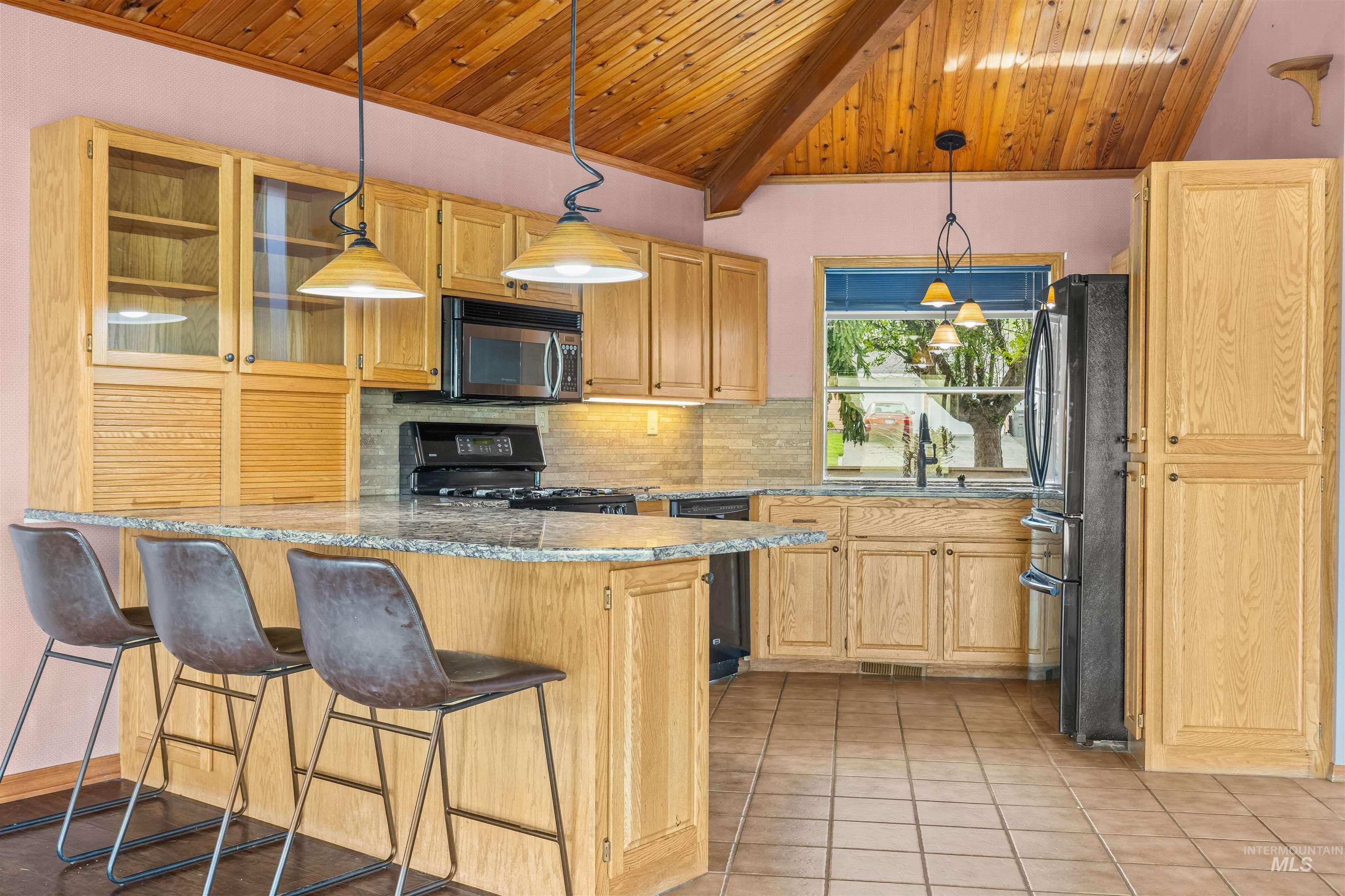 3433 Skyline Dr Property Photo 7