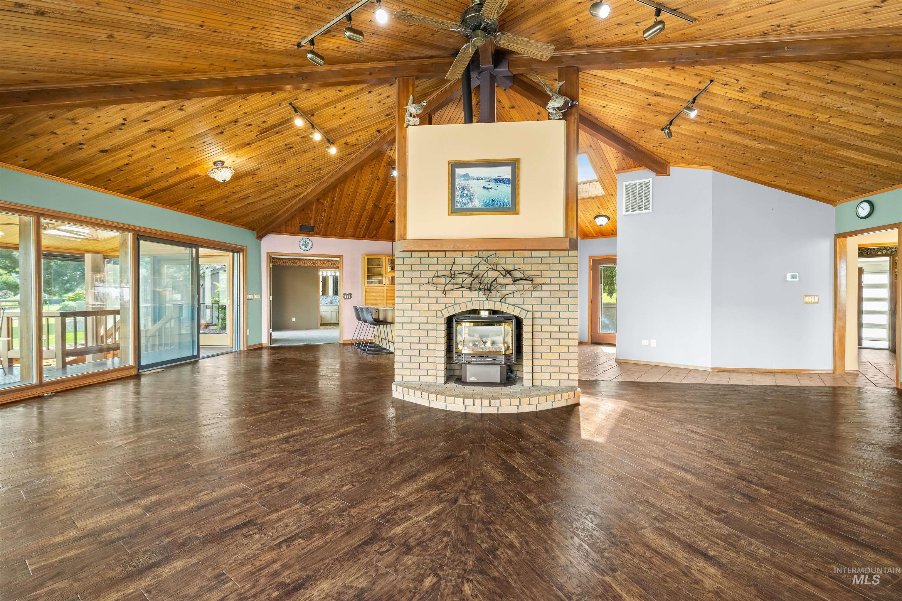 3433 Skyline Dr Property Photo 11
