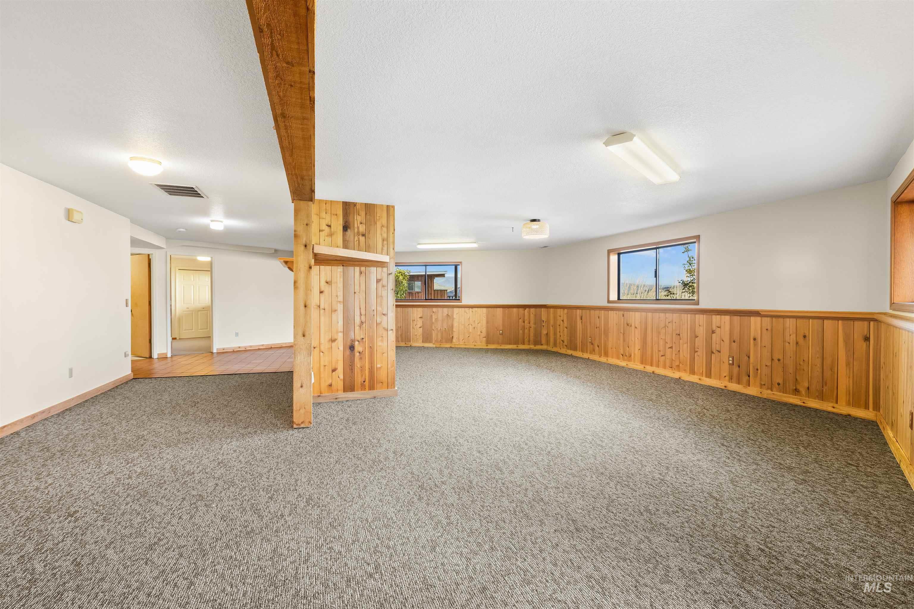 3433 Skyline Dr Property Photo 32