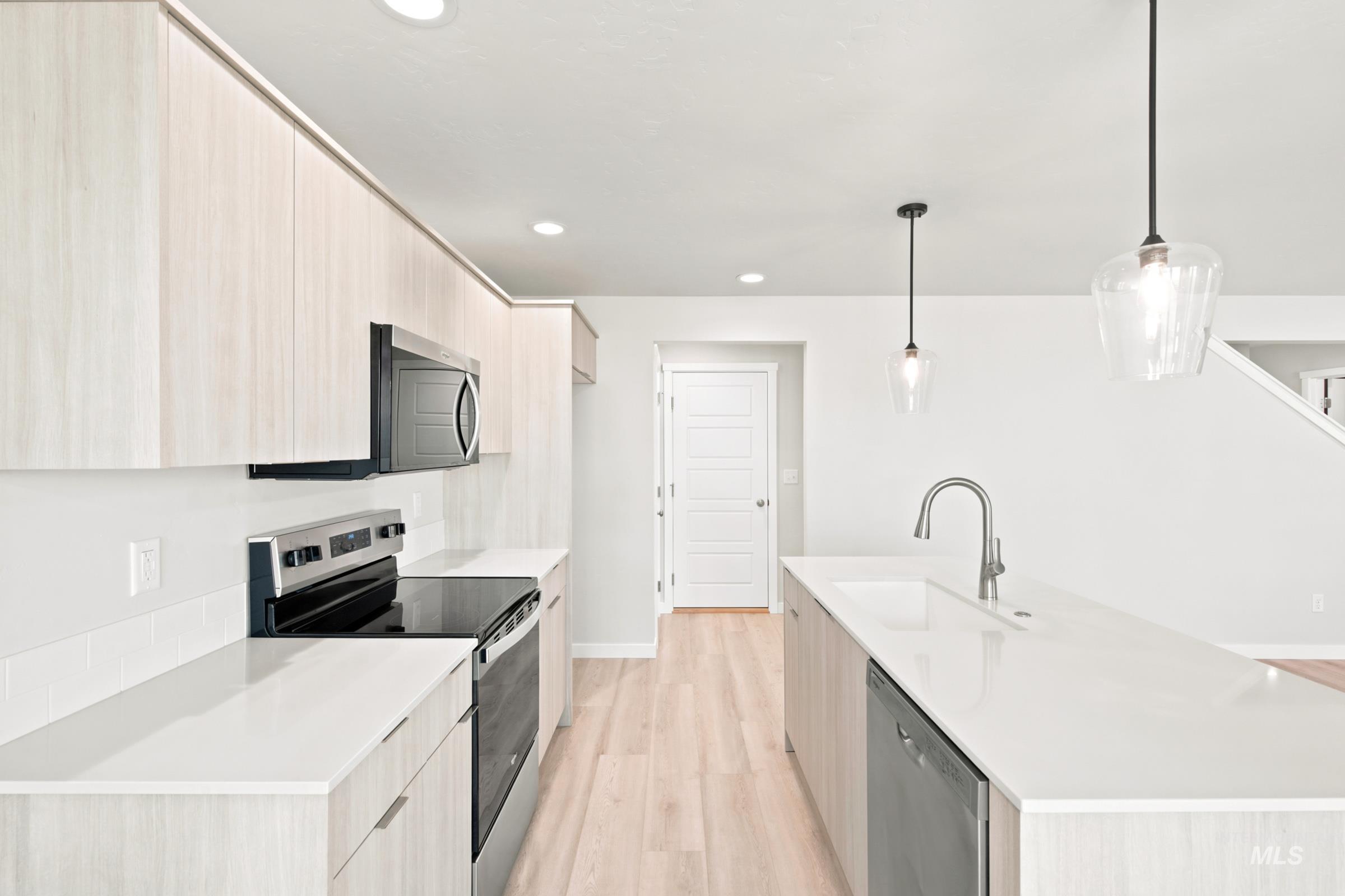 10868 Rutland St Property Photo 5