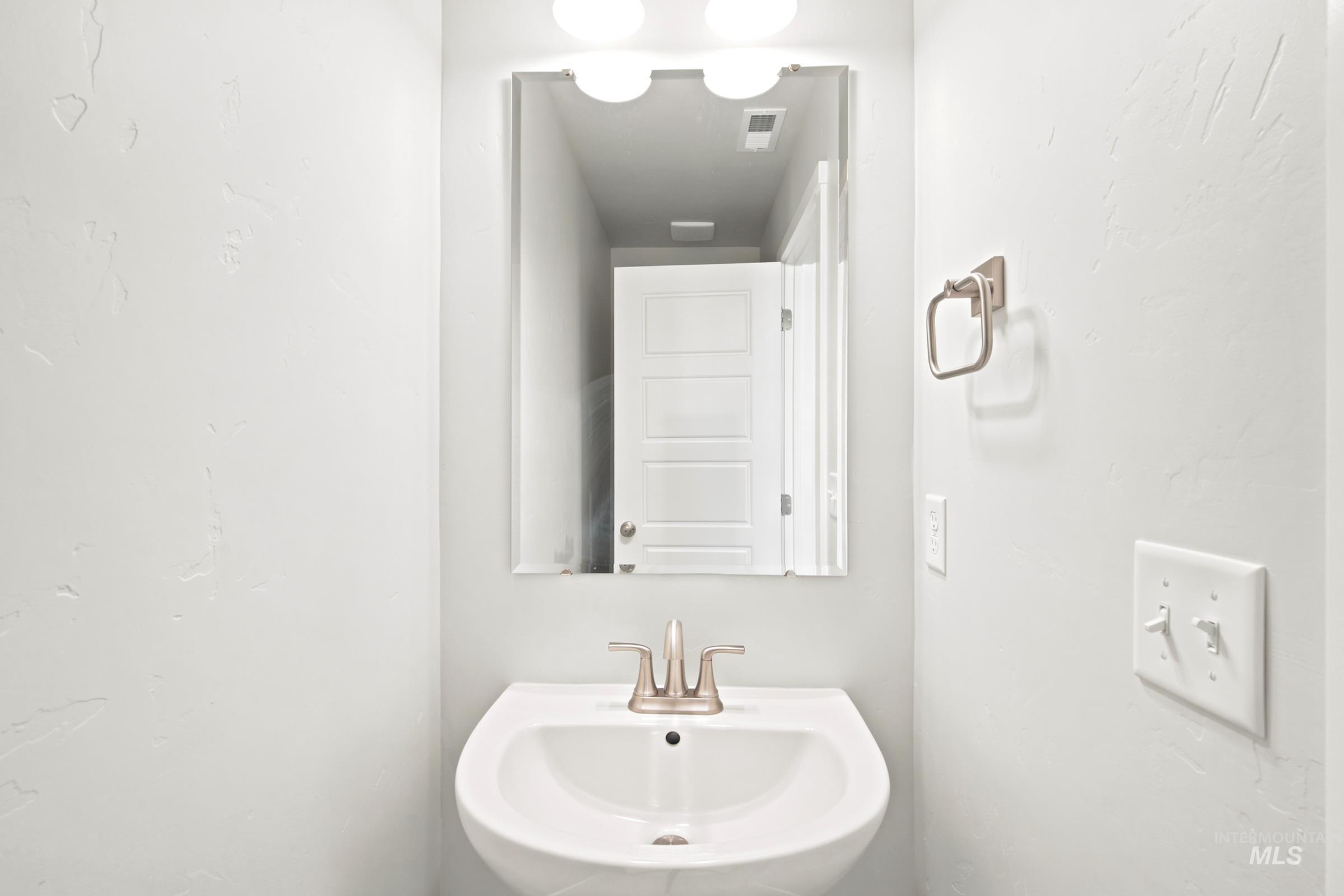 10868 Rutland St Property Photo 7