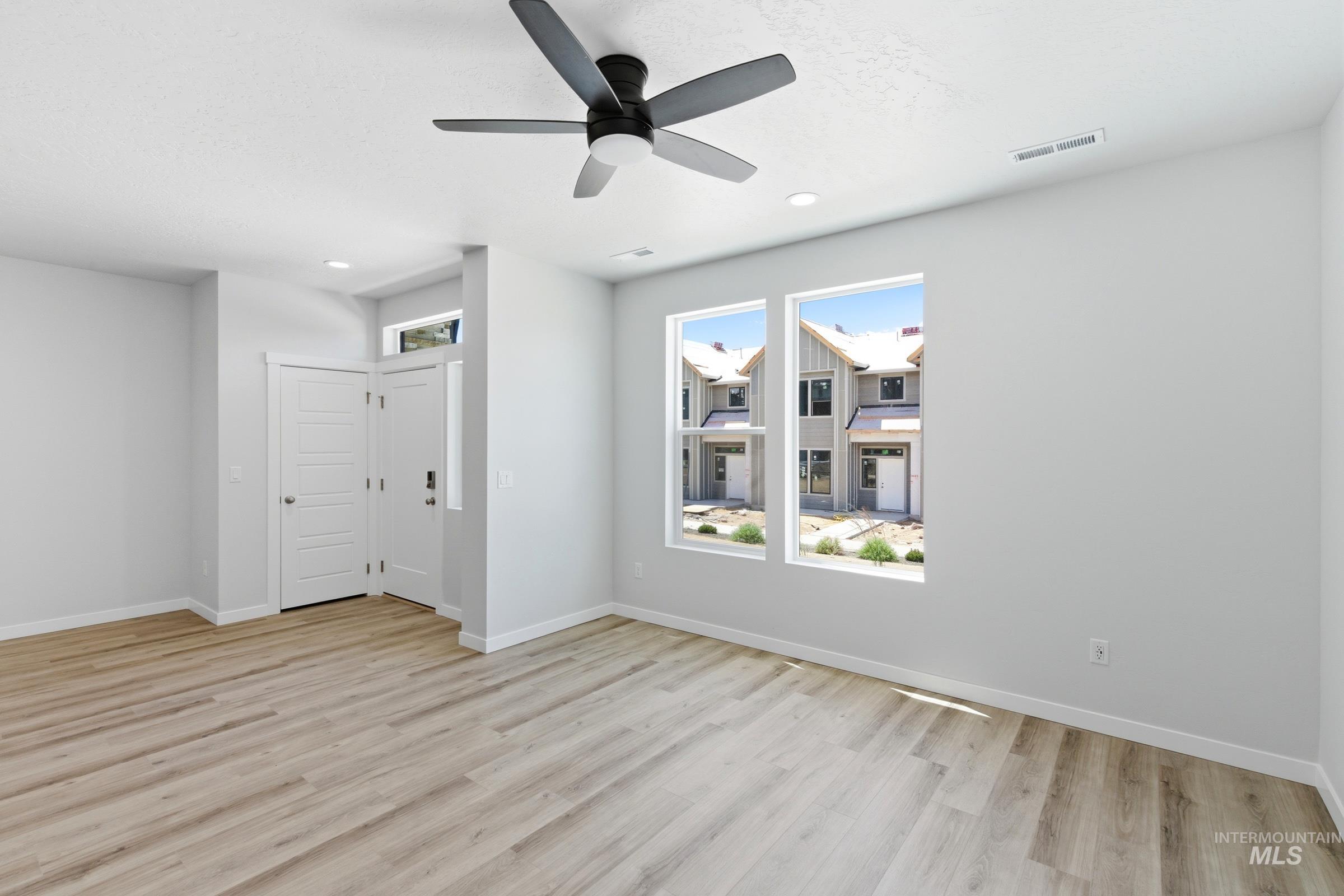 6923 S Spindlebush Ave Property Photo 10