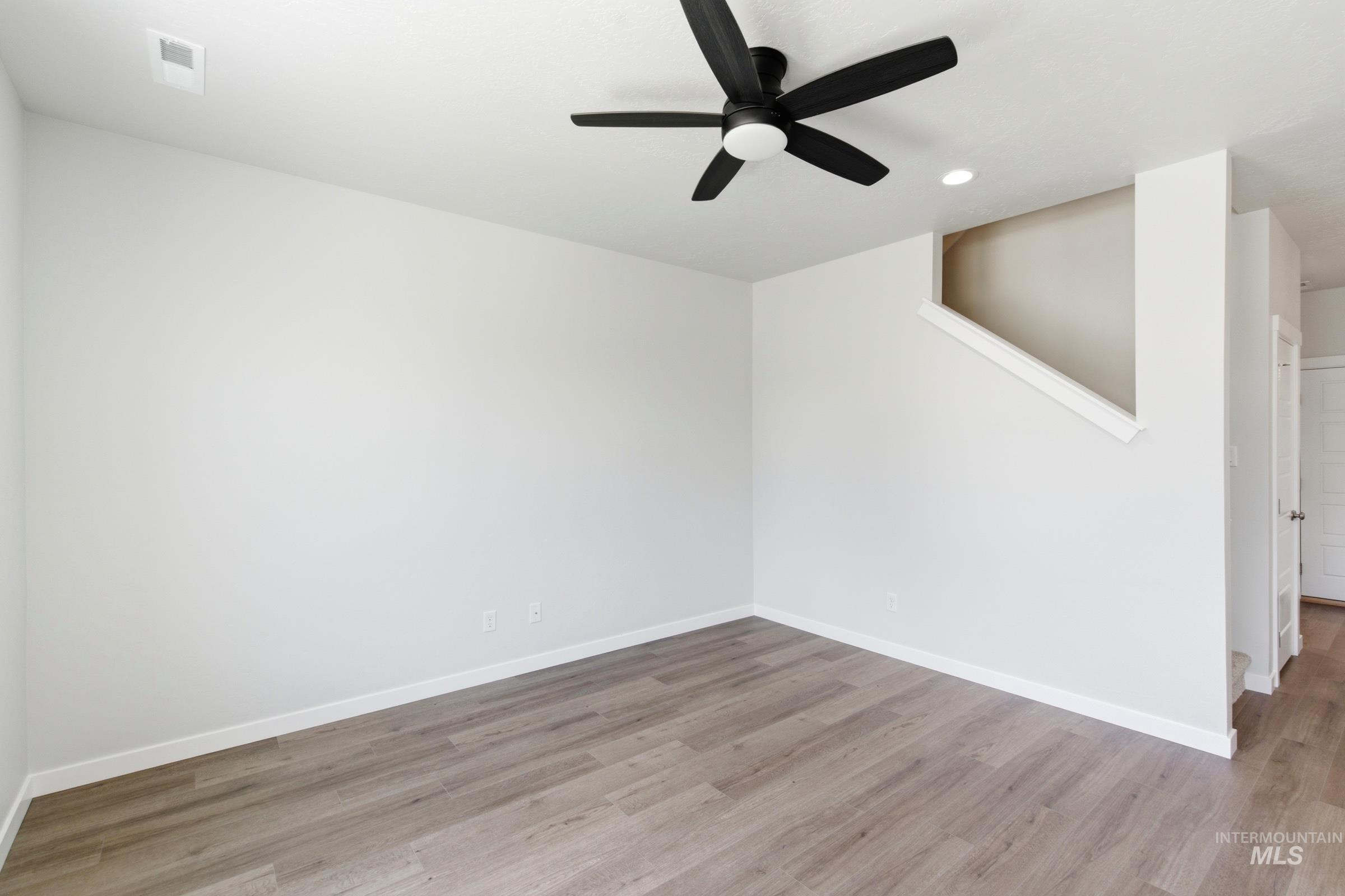6937 S Spindlebush Ave Property Photo 8