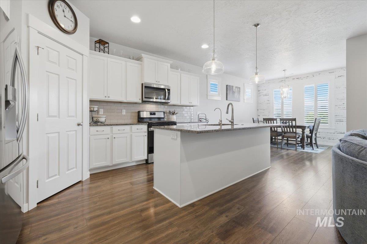 4157 S Lava Springs Loop Property Photo 10