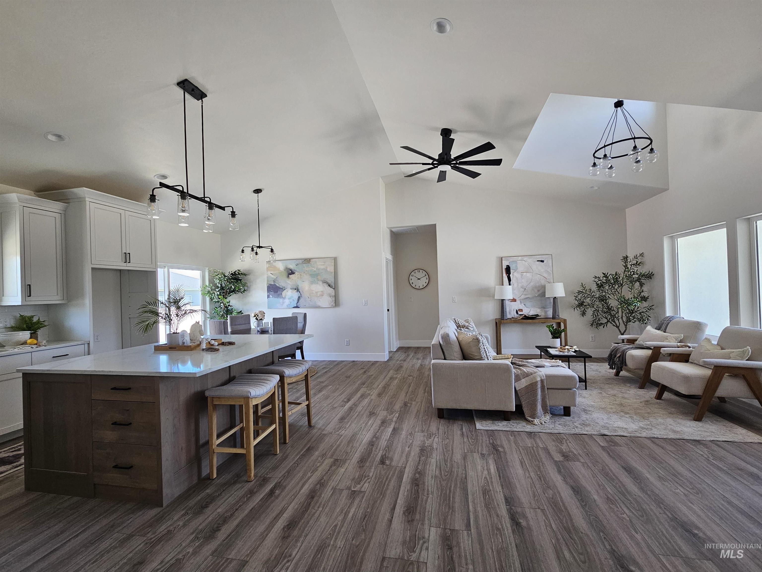 2015 Trae St Property Photo 5
