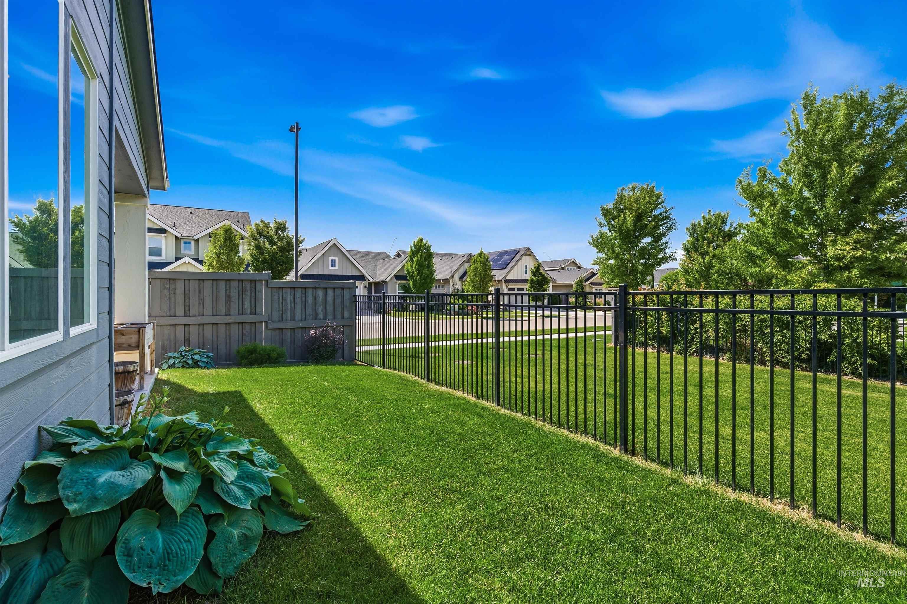 3286 E Collingwood Dr Property Photo 2
