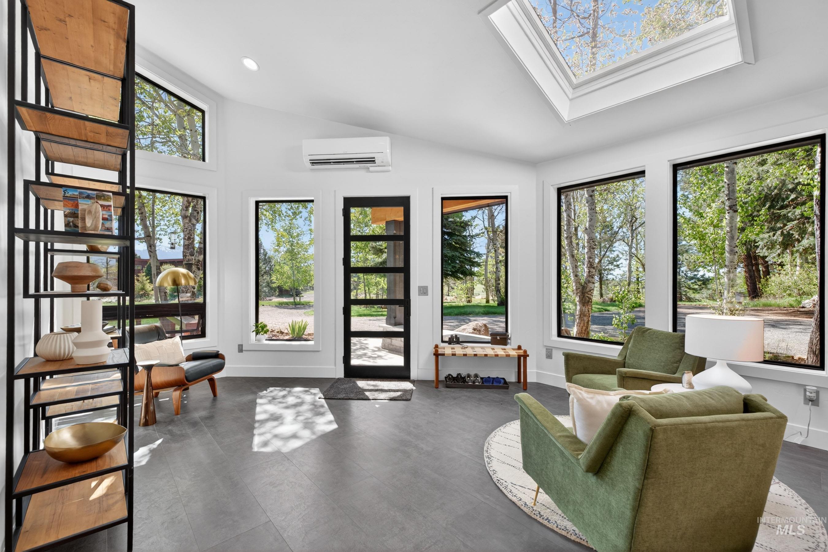 64 Ilka Lane Property Photo 3