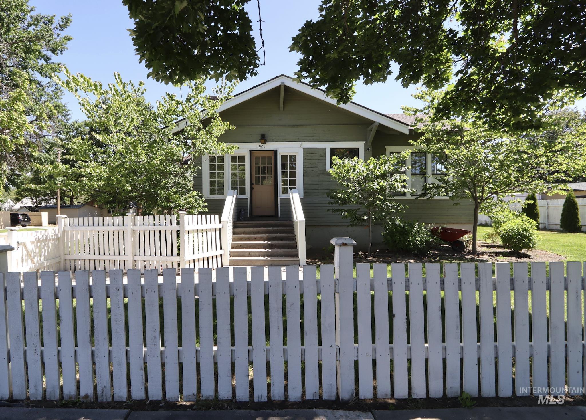 1901 Cleveland Blvd. Property Photo 1