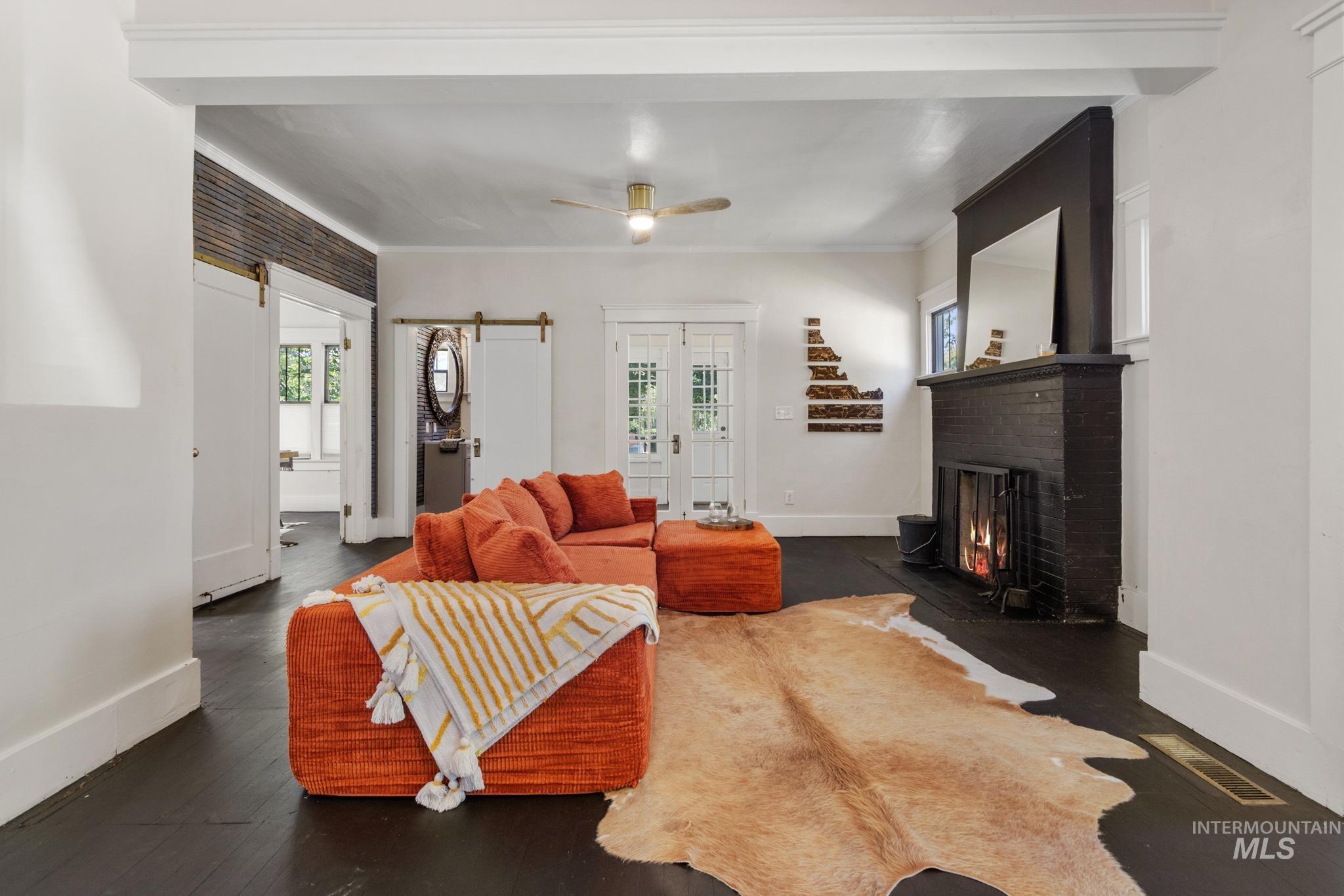 1901 Cleveland Blvd. Property Photo 6