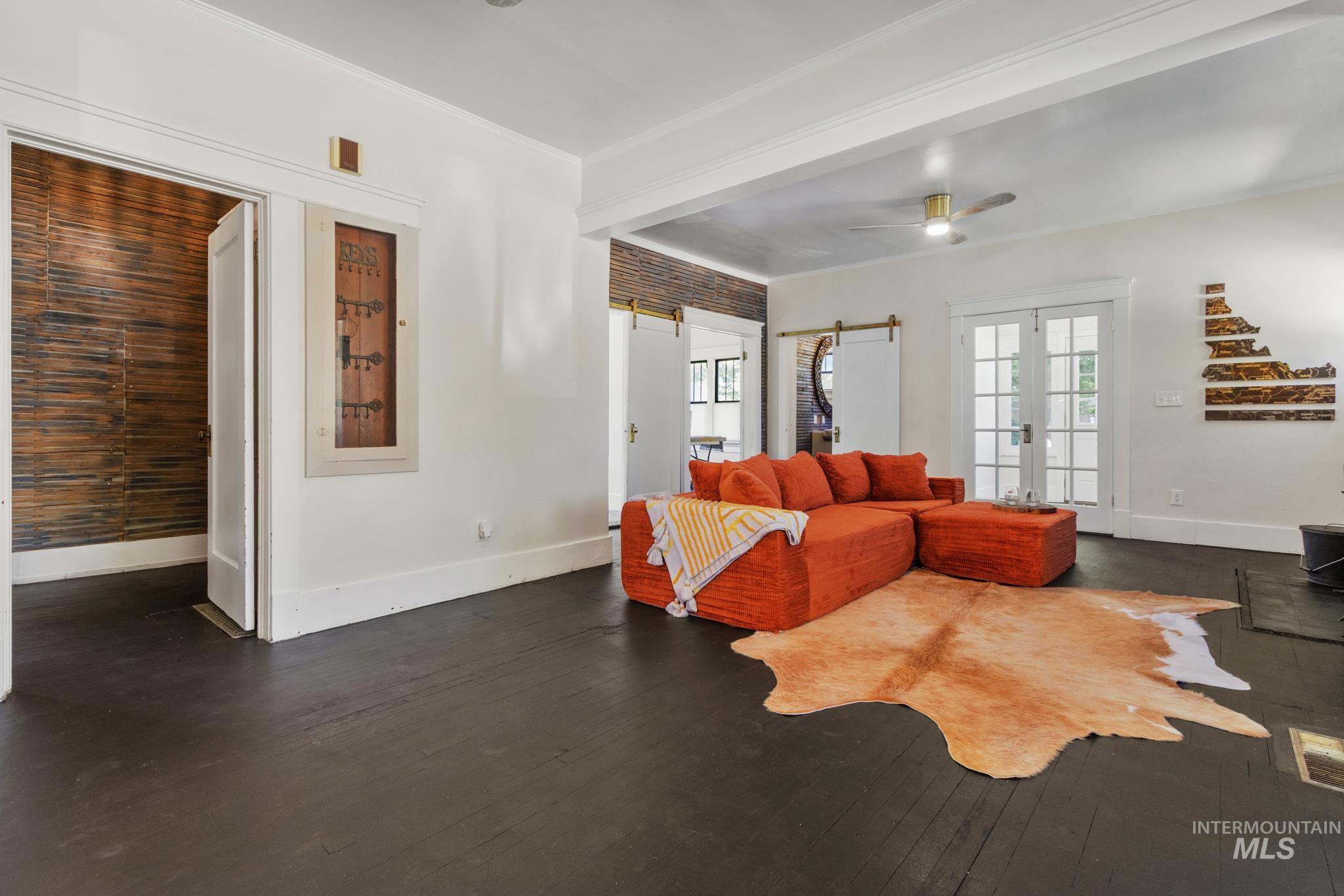 1901 Cleveland Blvd. Property Photo 8