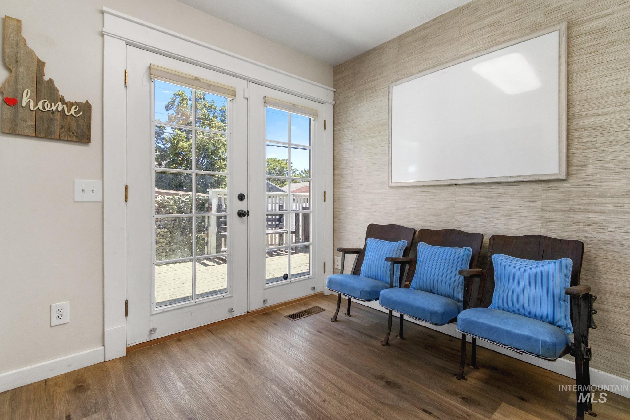 1901 Cleveland Blvd. Property Photo 17