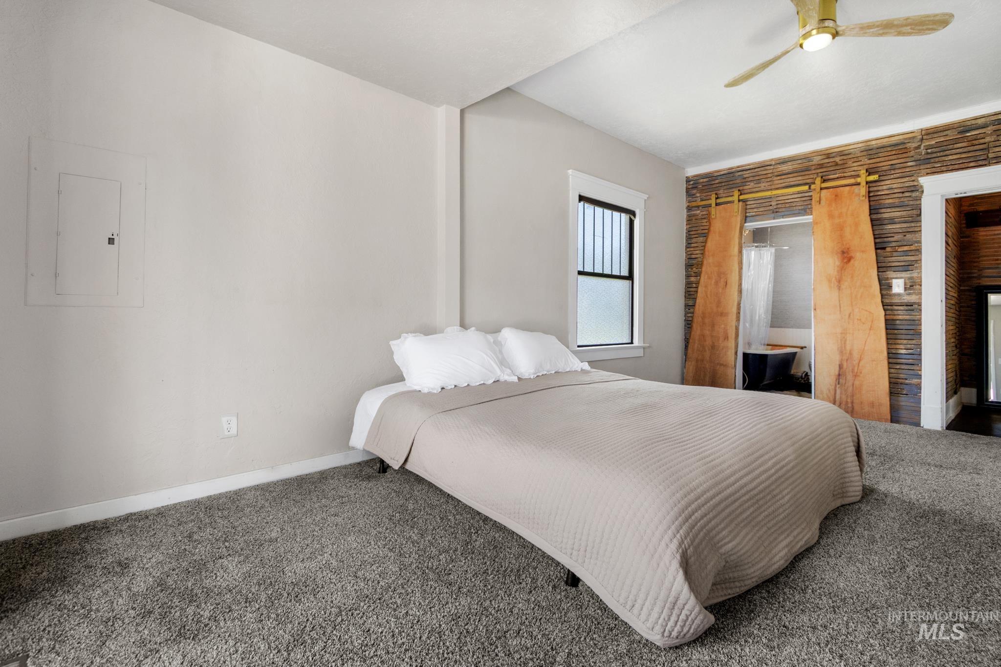 1901 Cleveland Blvd. Property Photo 24