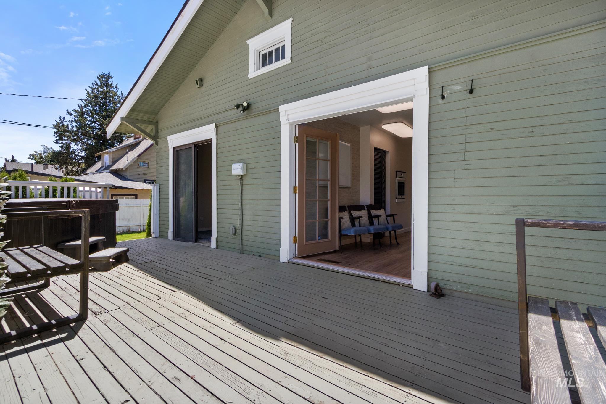 1901 Cleveland Blvd. Property Photo 33