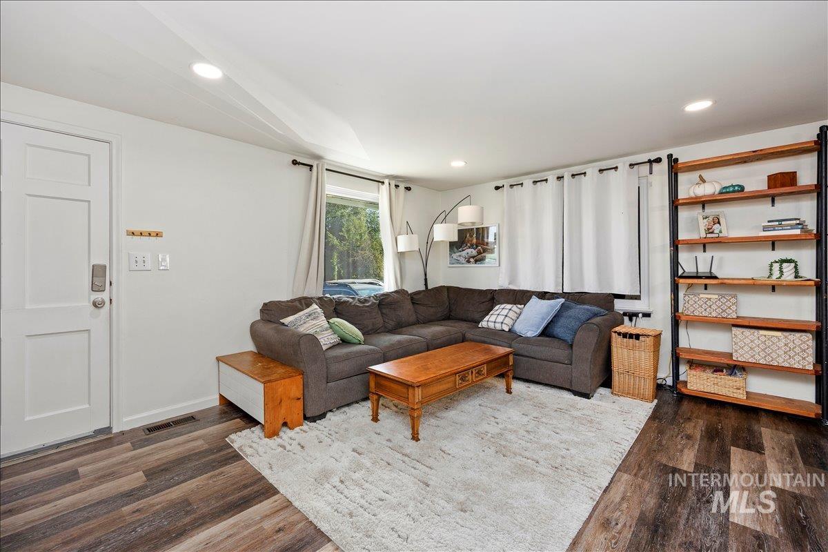 1726 Borah Ave Property Photo 7