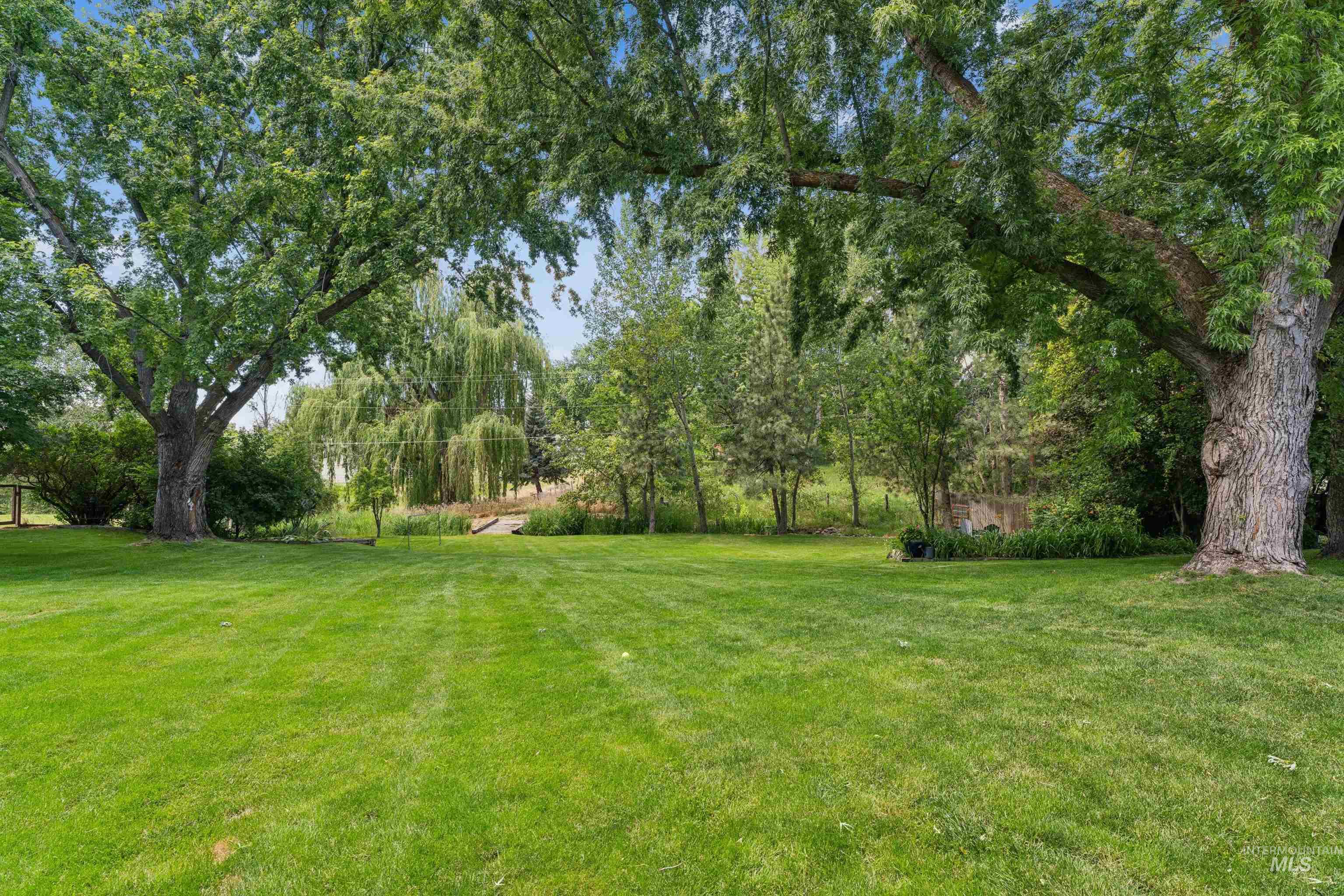 359 N Rene Place Property Photo 3