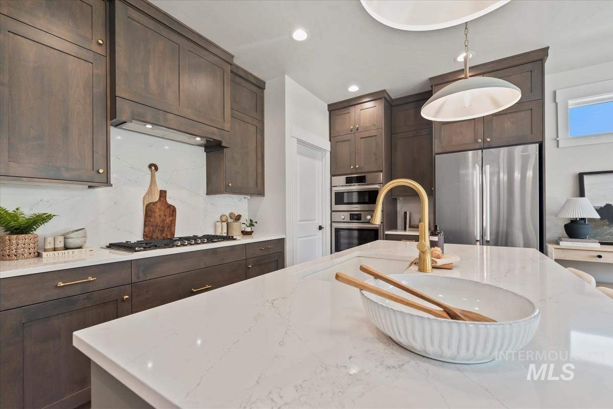 6551 S Charlie Place Property Photo 14