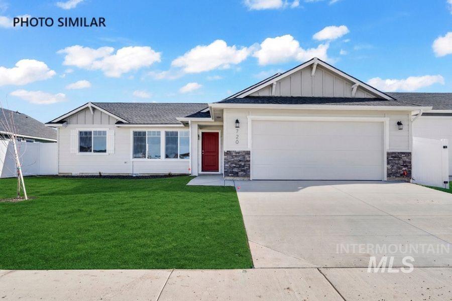 1370 Dawn St Property Photo 1