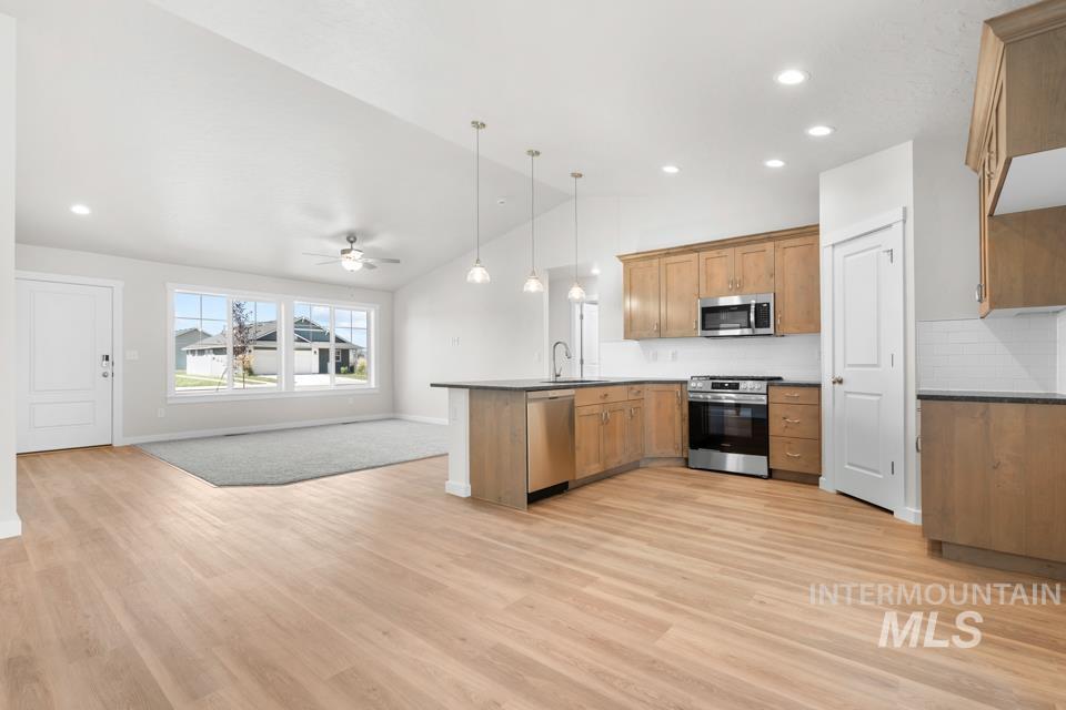 1370 Dawn St Property Photo 11