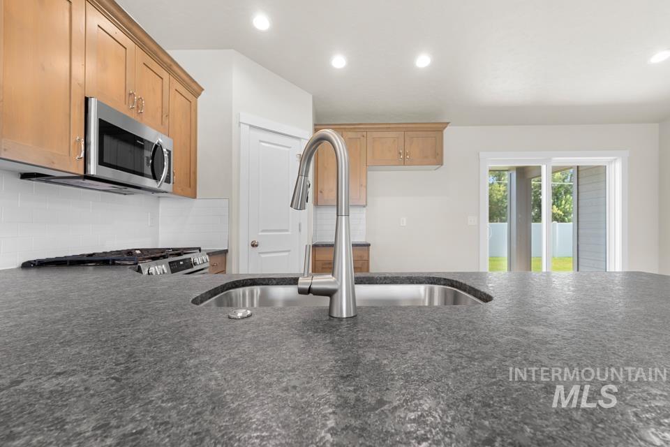 1370 Dawn St Property Photo 15