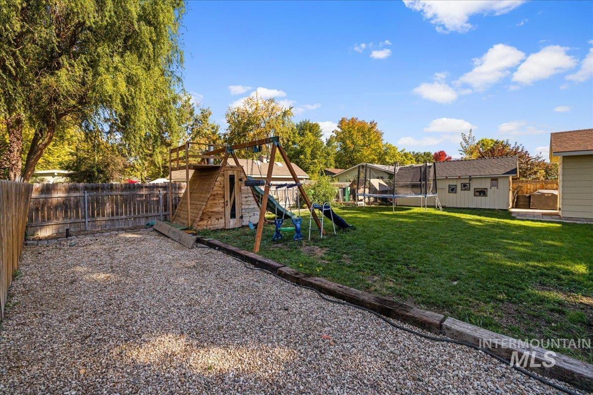 3900 W Pine Ave Property Photo 10