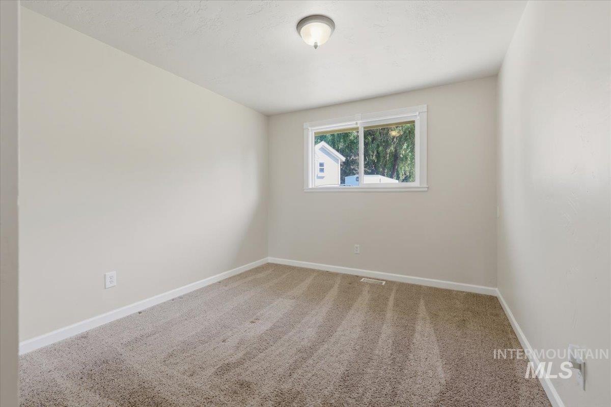 3900 W Pine Ave Property Photo 26