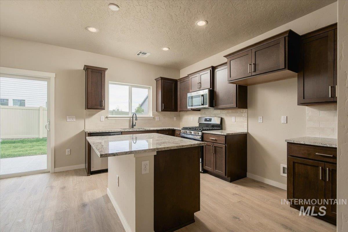 9524 S Stonefly Ave. Property Photo 5