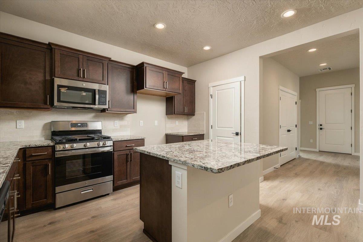 9524 S Stonefly Ave. Property Photo 7