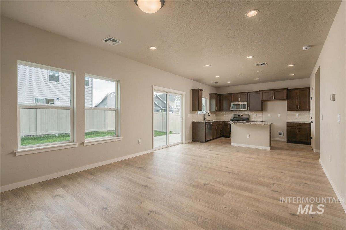 9524 S Stonefly Ave. Property Photo 14