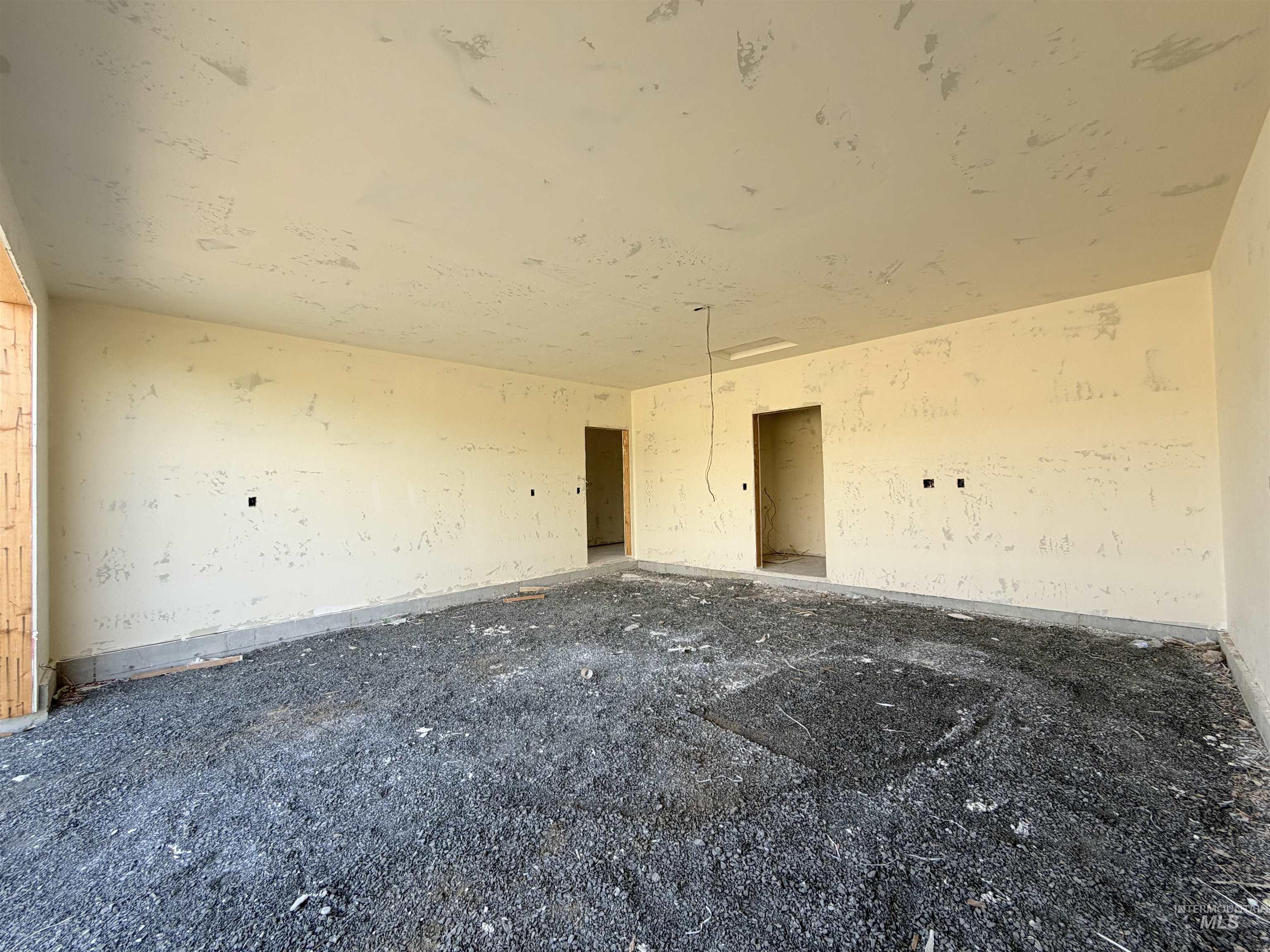 2001 Sunnyside Avenue Property Photo 3