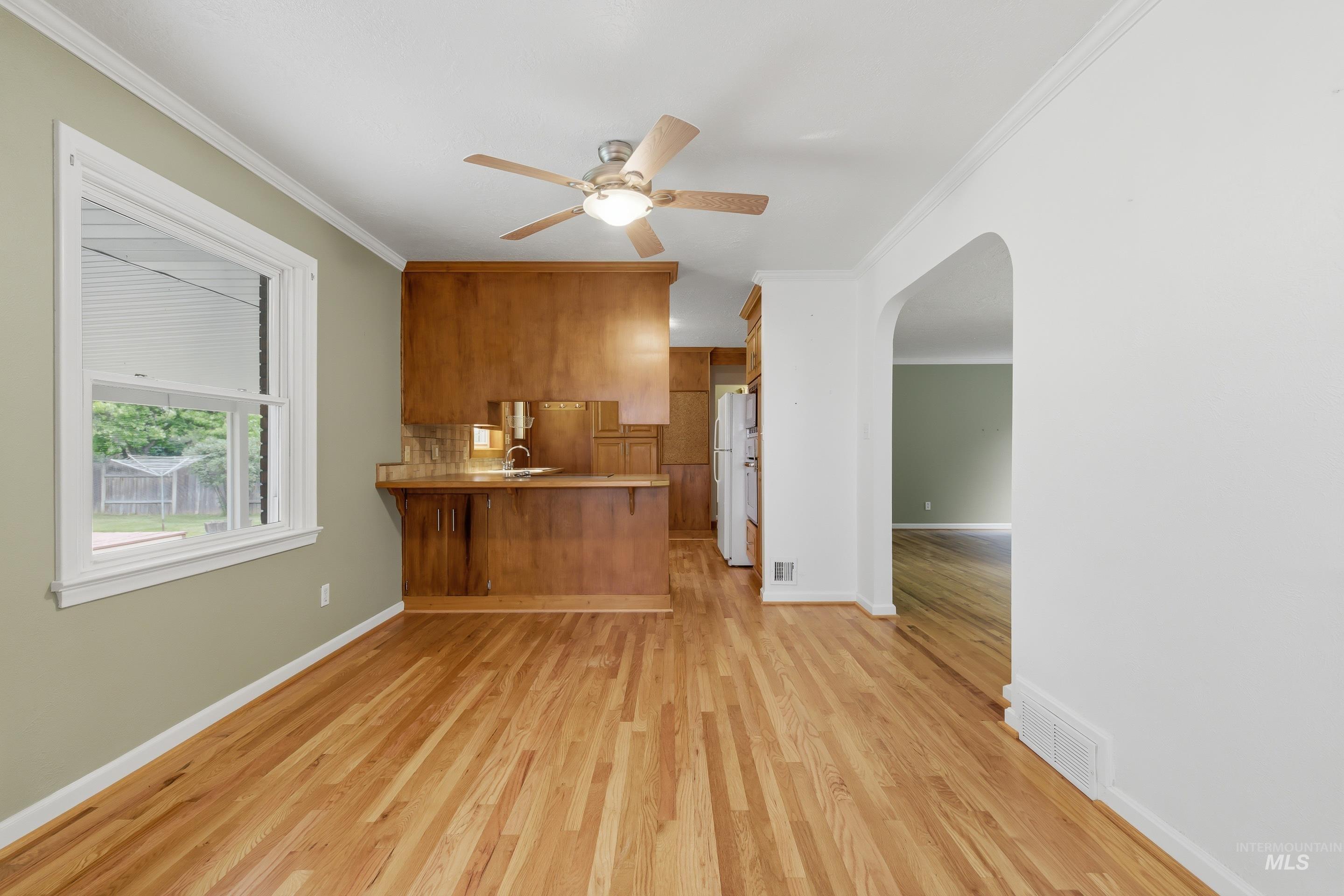 504 W Howe St Property Photo 14