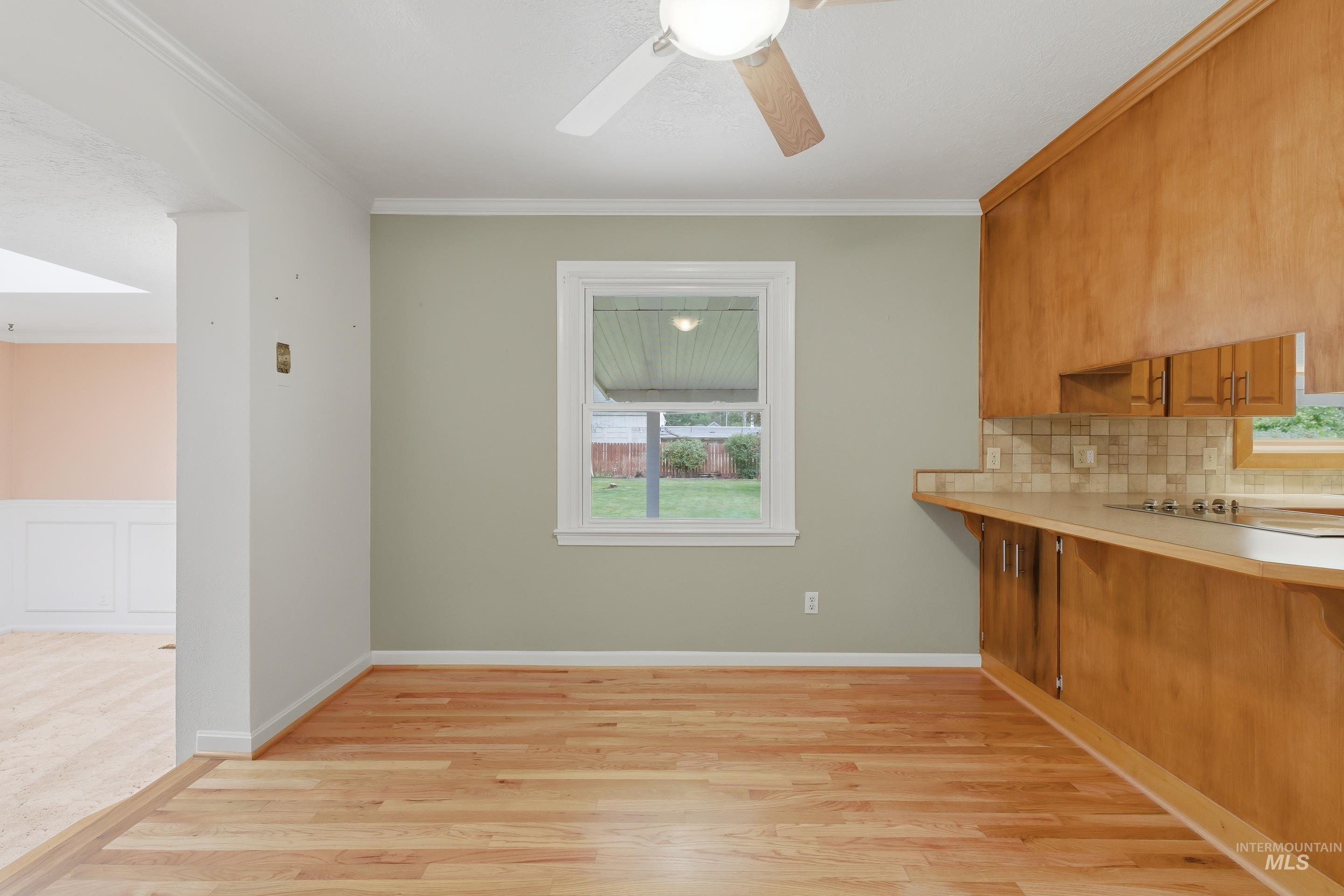 504 W Howe St Property Photo 17