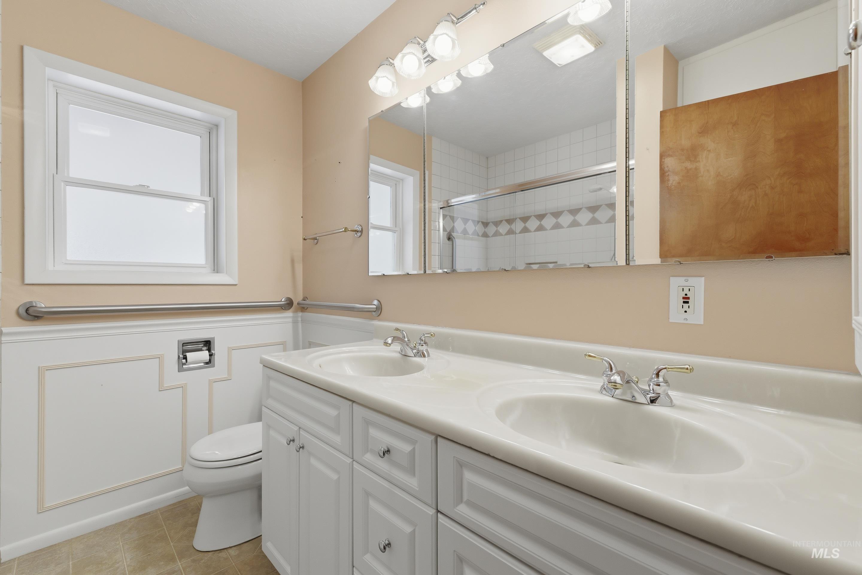 504 W Howe St Property Photo 27