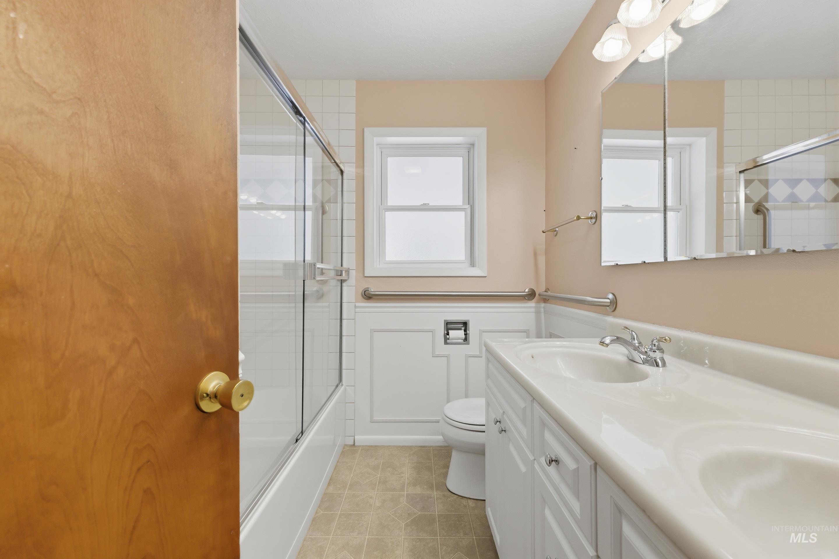 504 W Howe St Property Photo 28