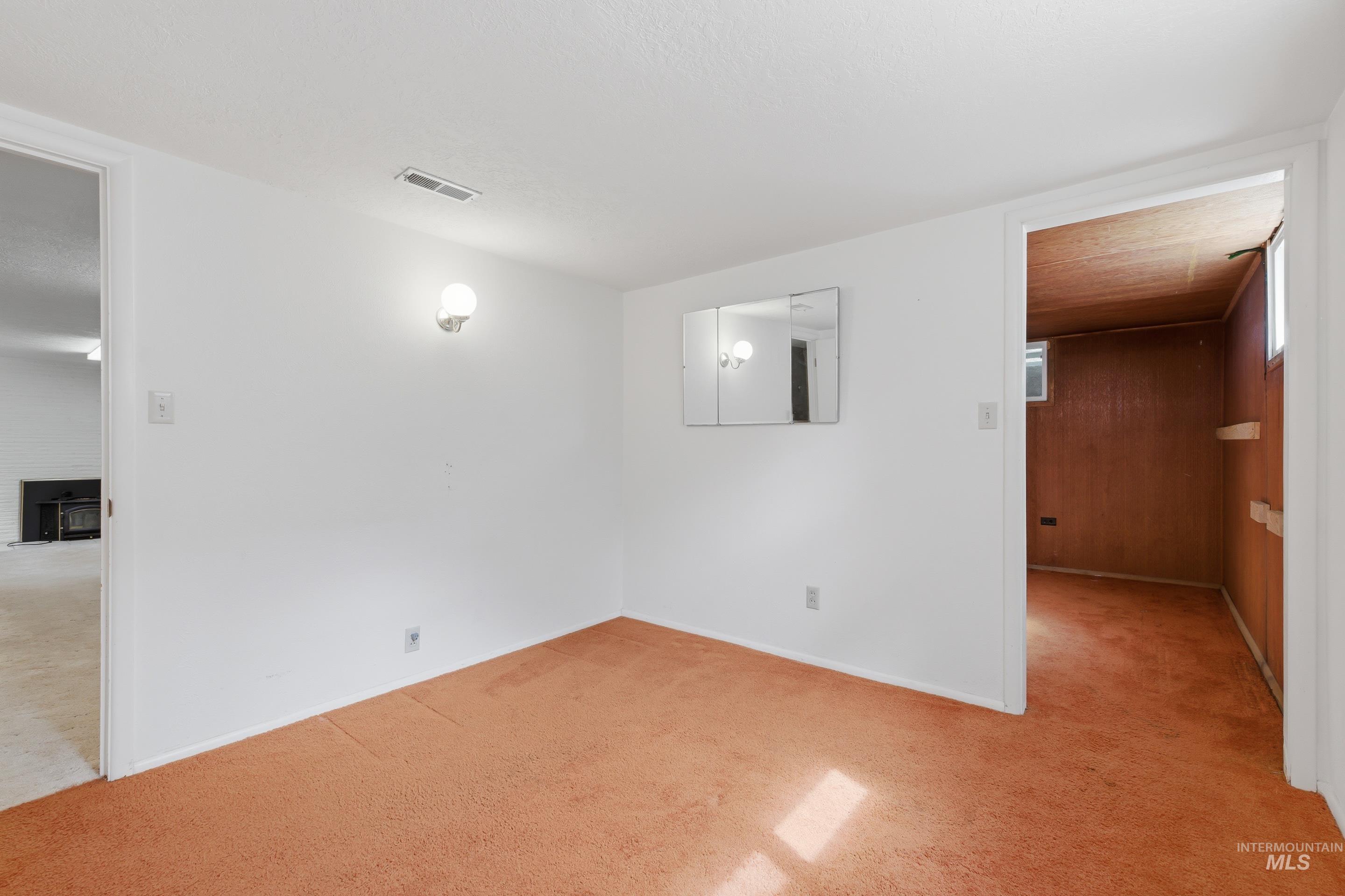 504 W Howe St Property Photo 31