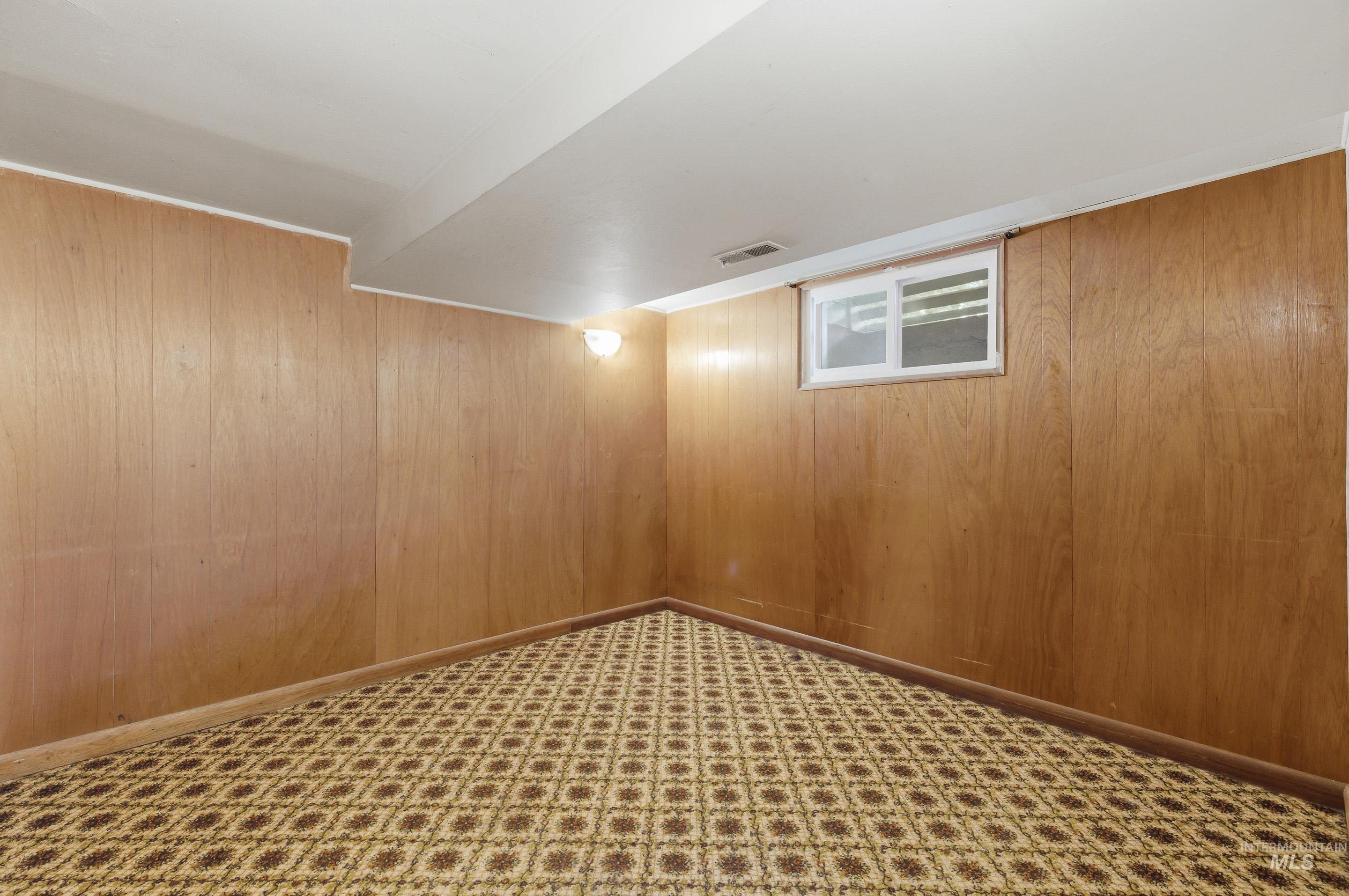504 W Howe St Property Photo 36