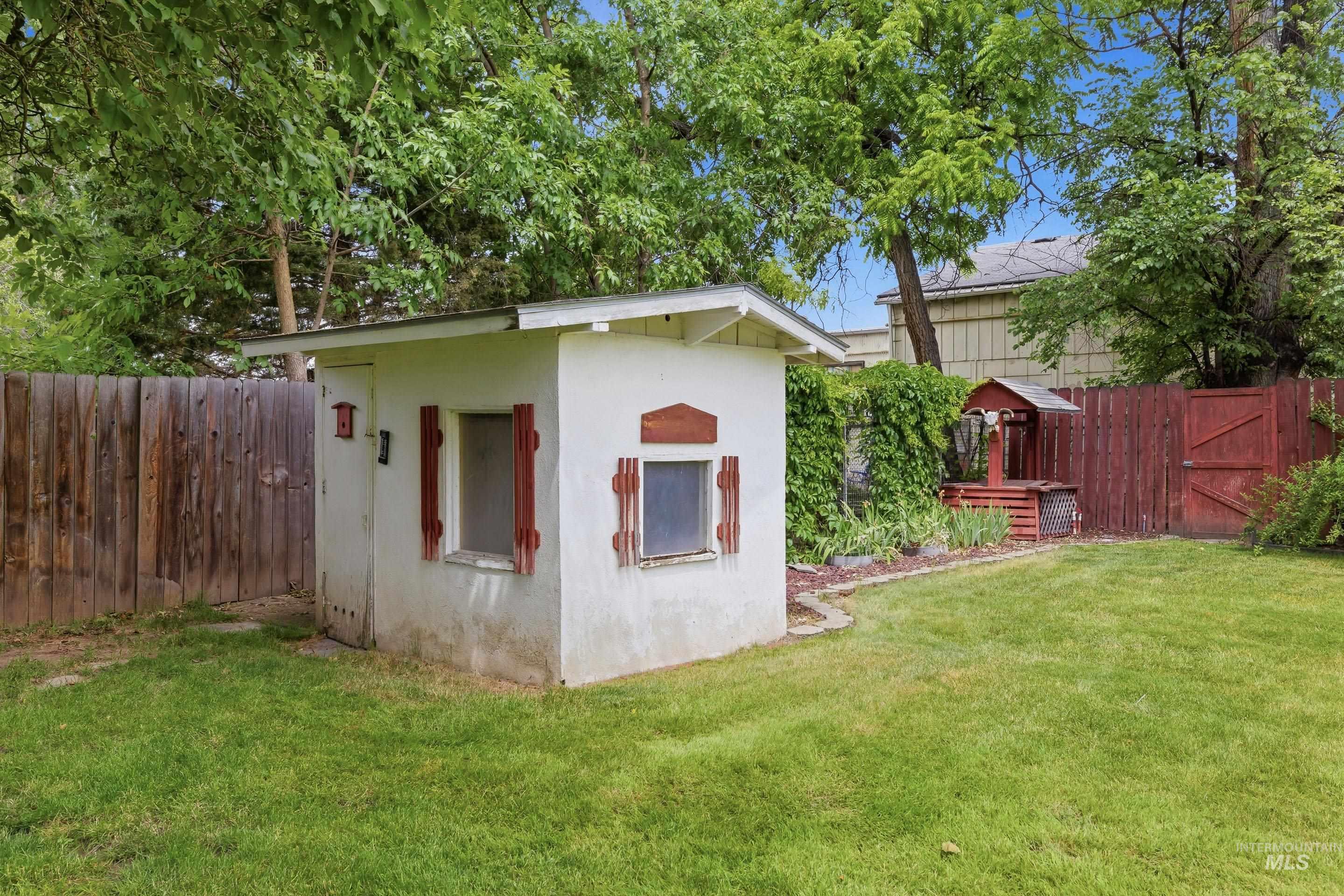 504 W Howe St Property Photo 46