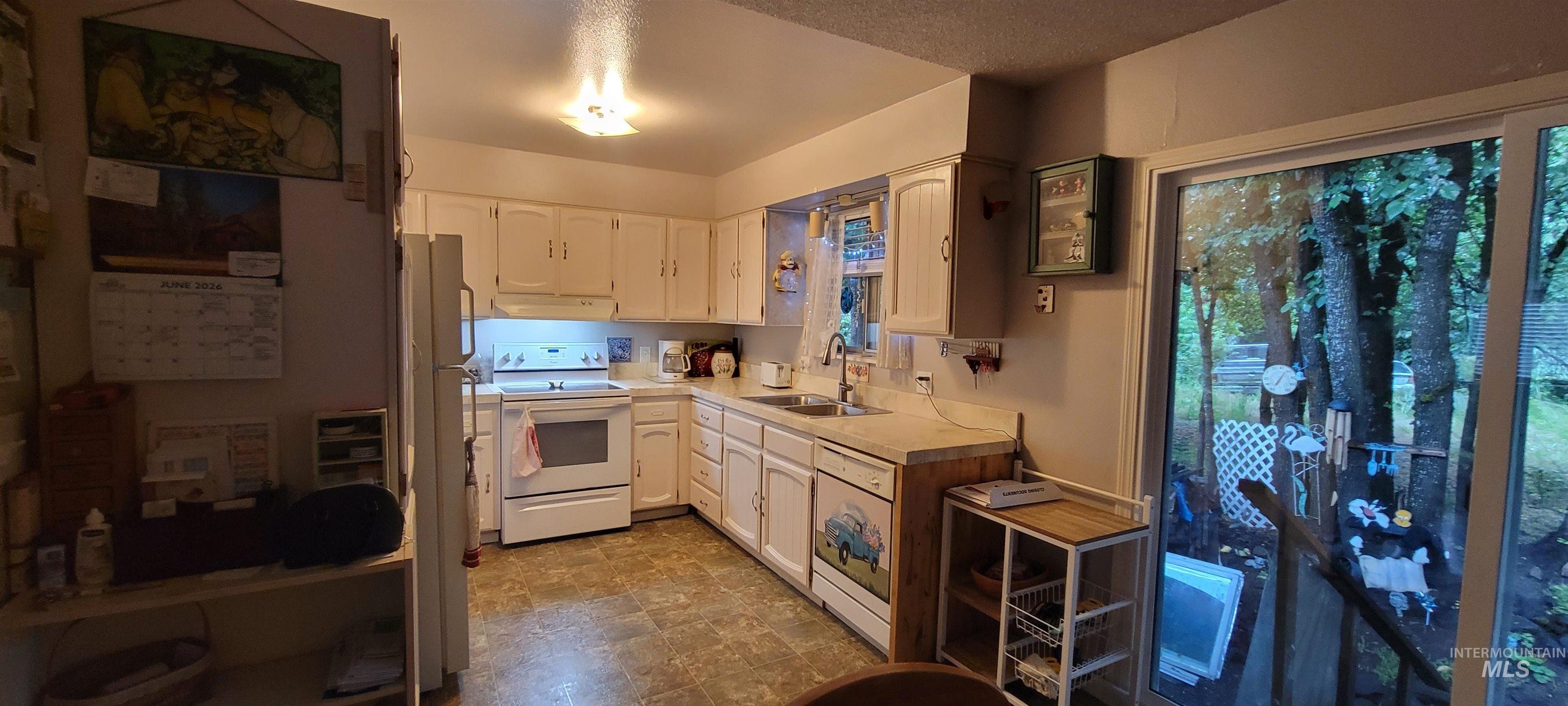 818 Baker Rd Property Photo 11