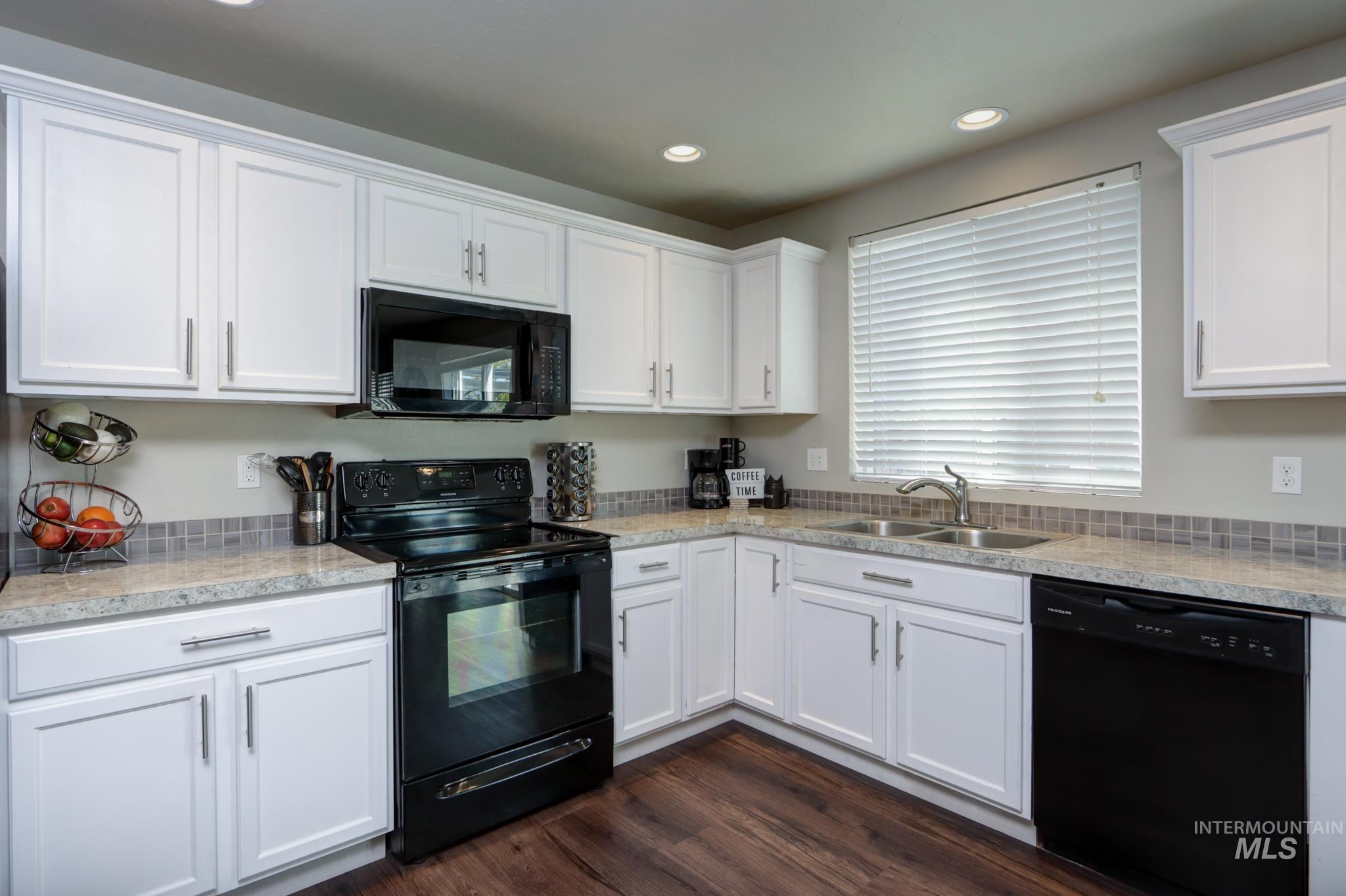13593 Cocoa Beach Street Property Photo 5