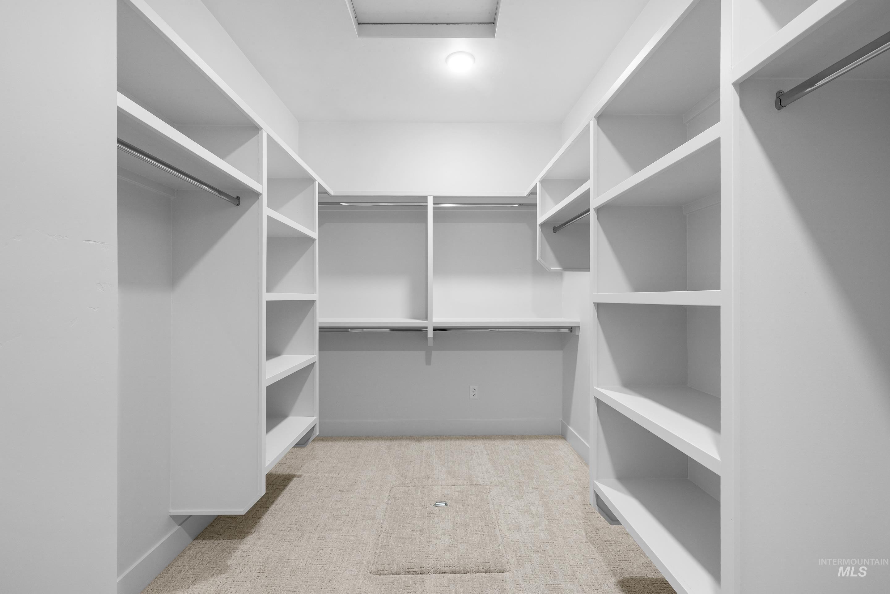 15300 Rhodes Ct Property Photo 34