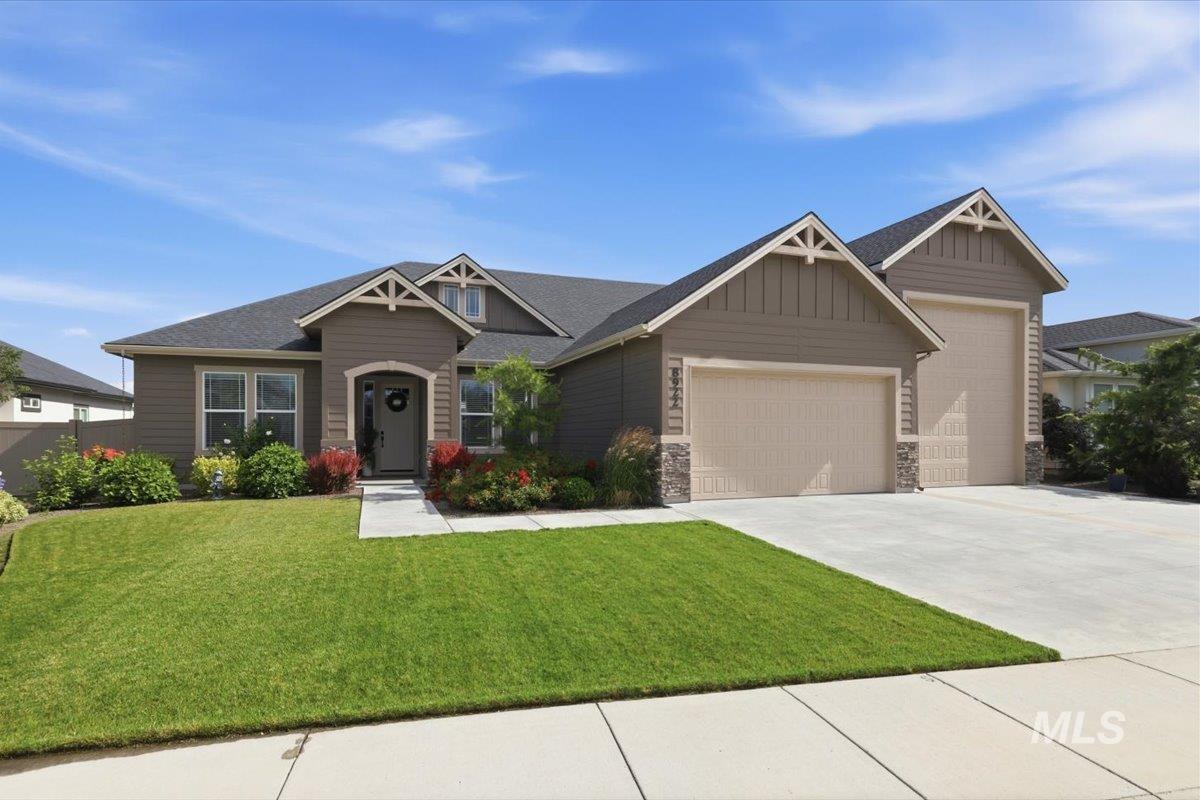 8922 E Lavender Dr Property Photo 3